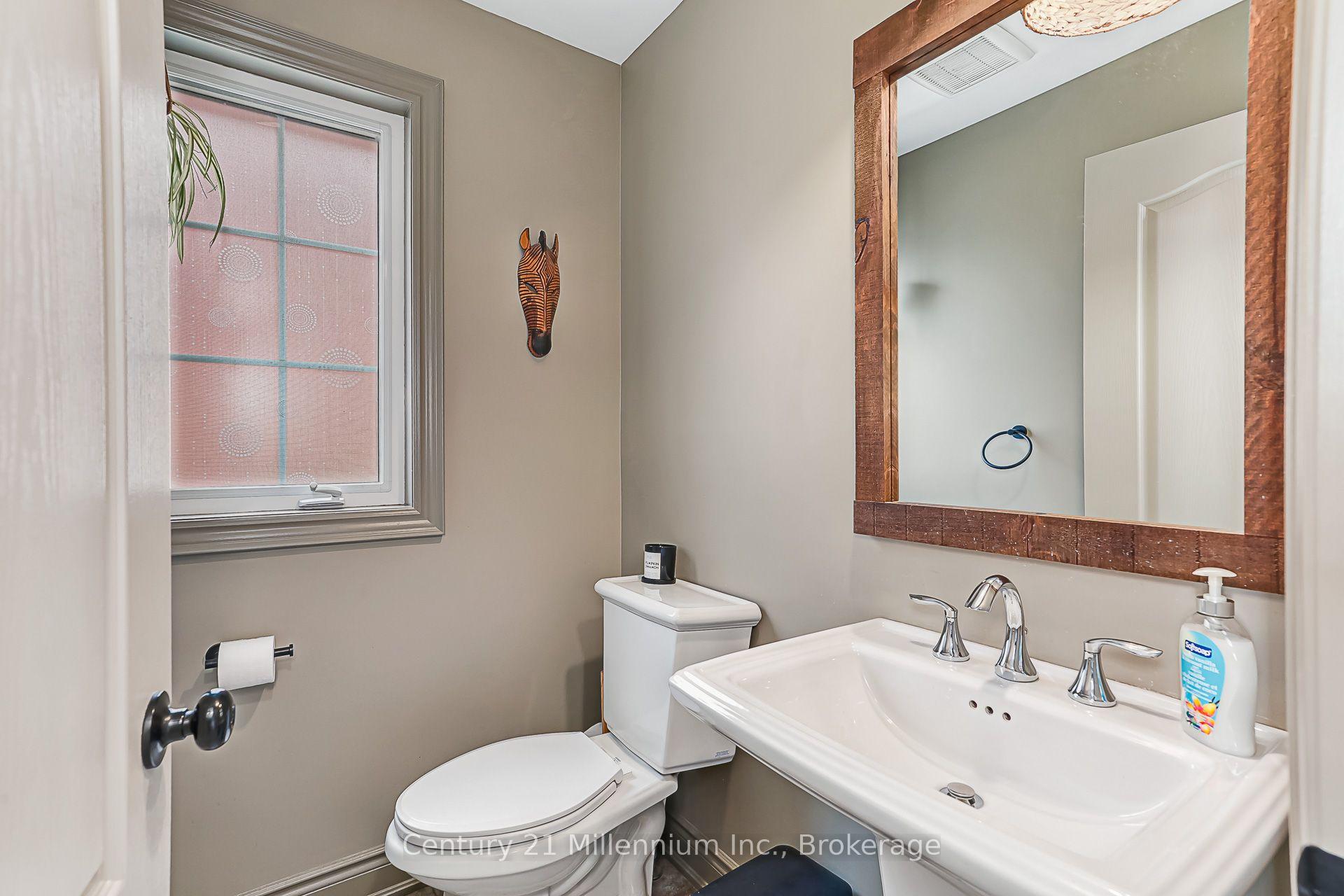 Photo 6 of 13 Gilpin Crescent, Collingwood — HOMEH