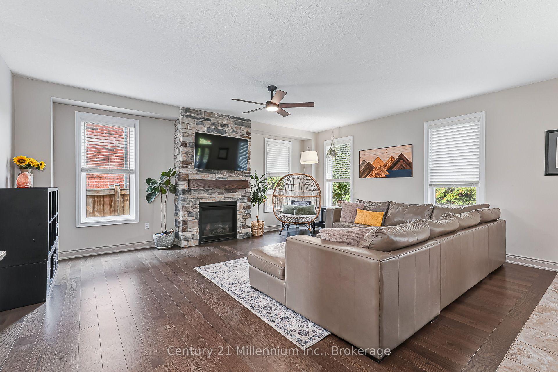 Photo 7 of 13 Gilpin Crescent, Collingwood — HOMEH