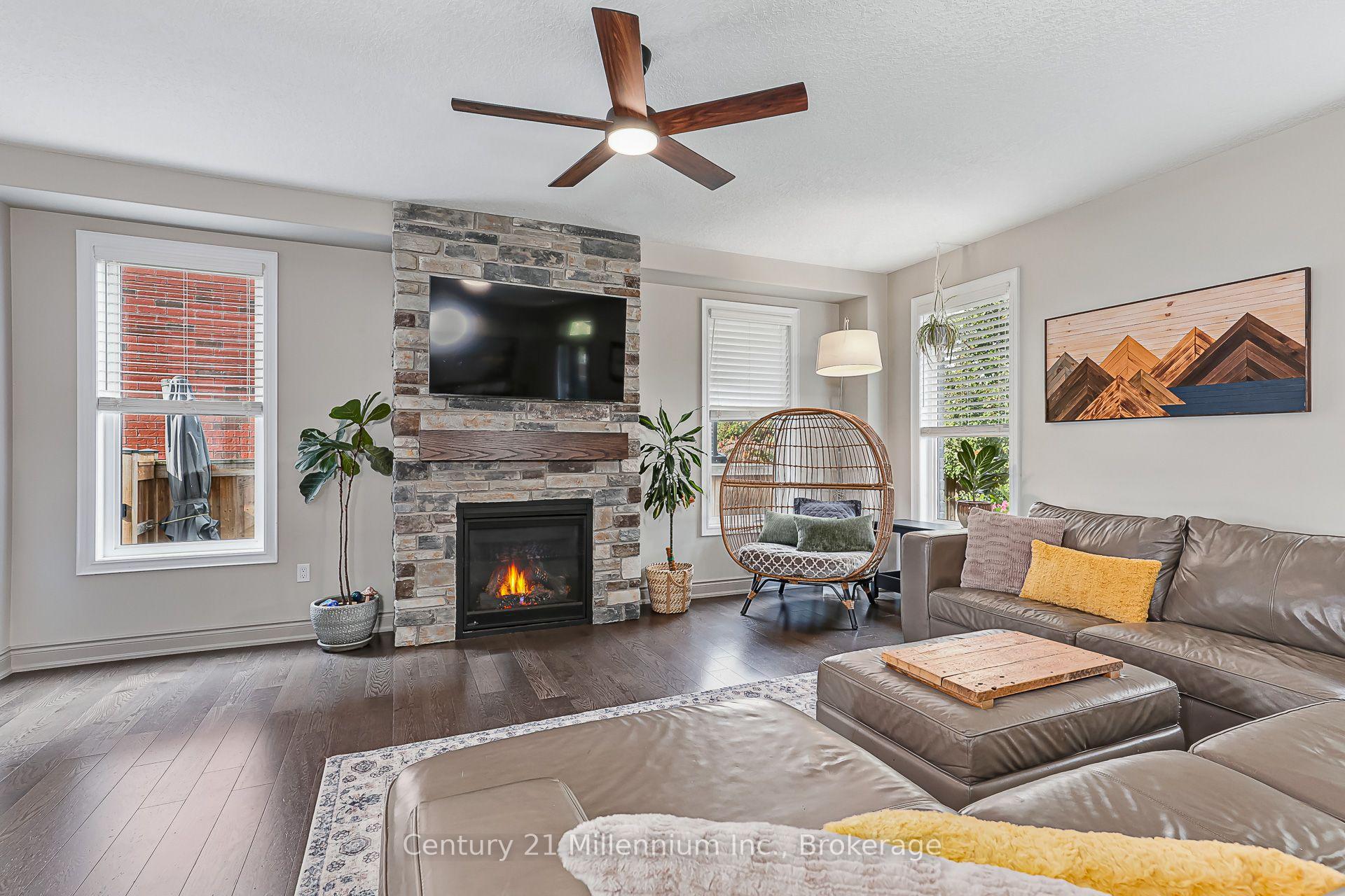 Photo 8 of 13 Gilpin Crescent, Collingwood — HOMEH
