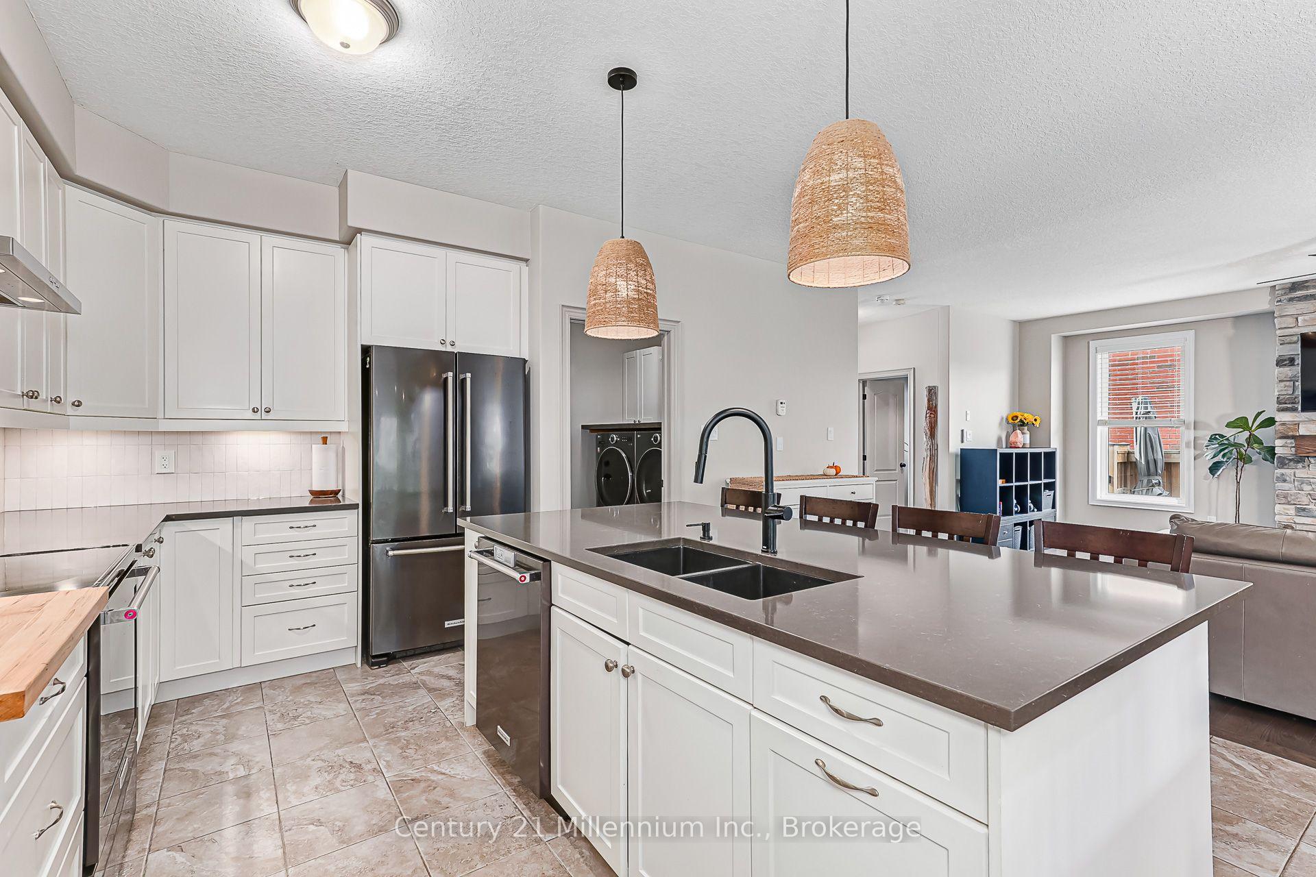 Photo 11 of 13 Gilpin Crescent, Collingwood — HOMEH