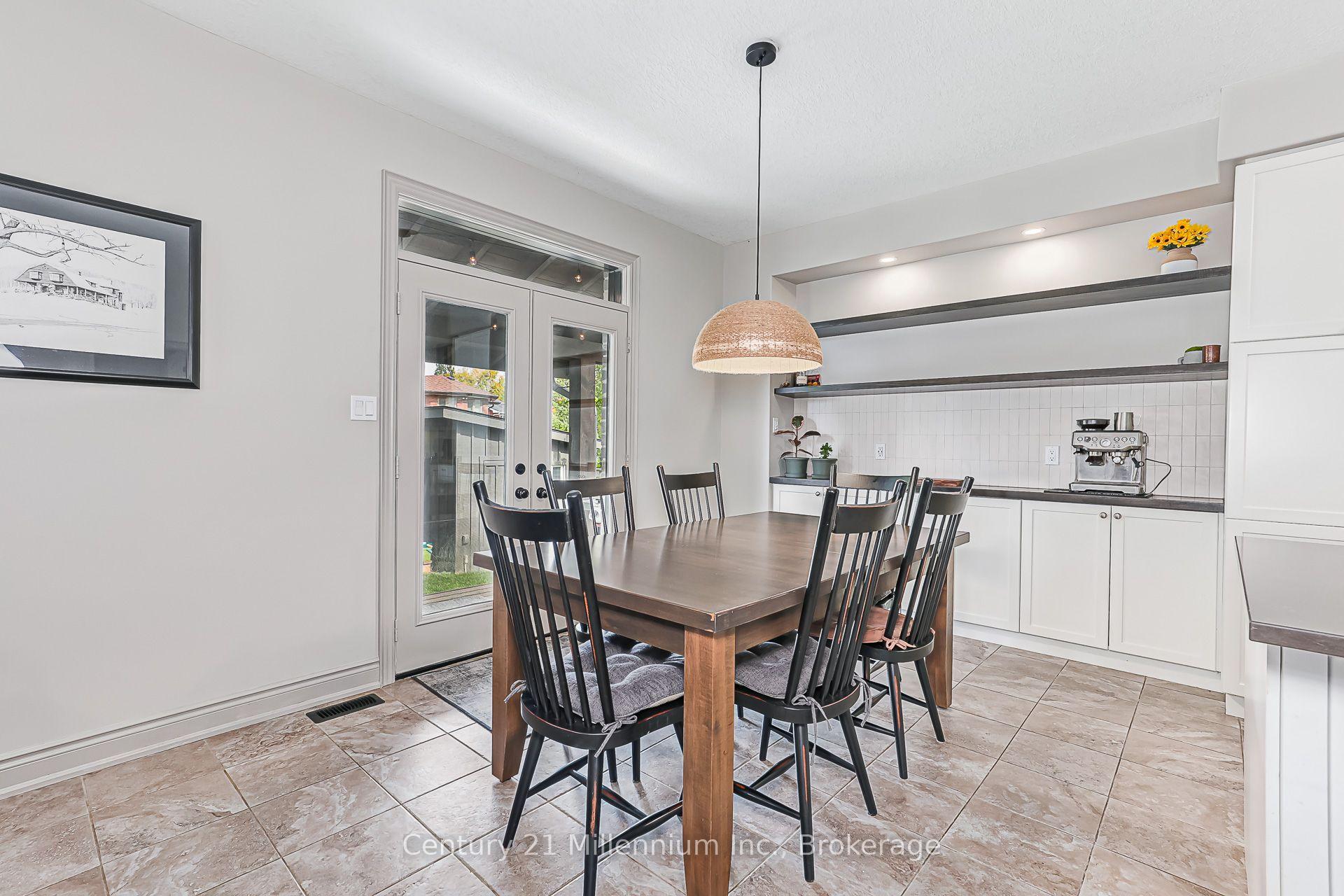Photo 12 of 13 Gilpin Crescent, Collingwood — HOMEH