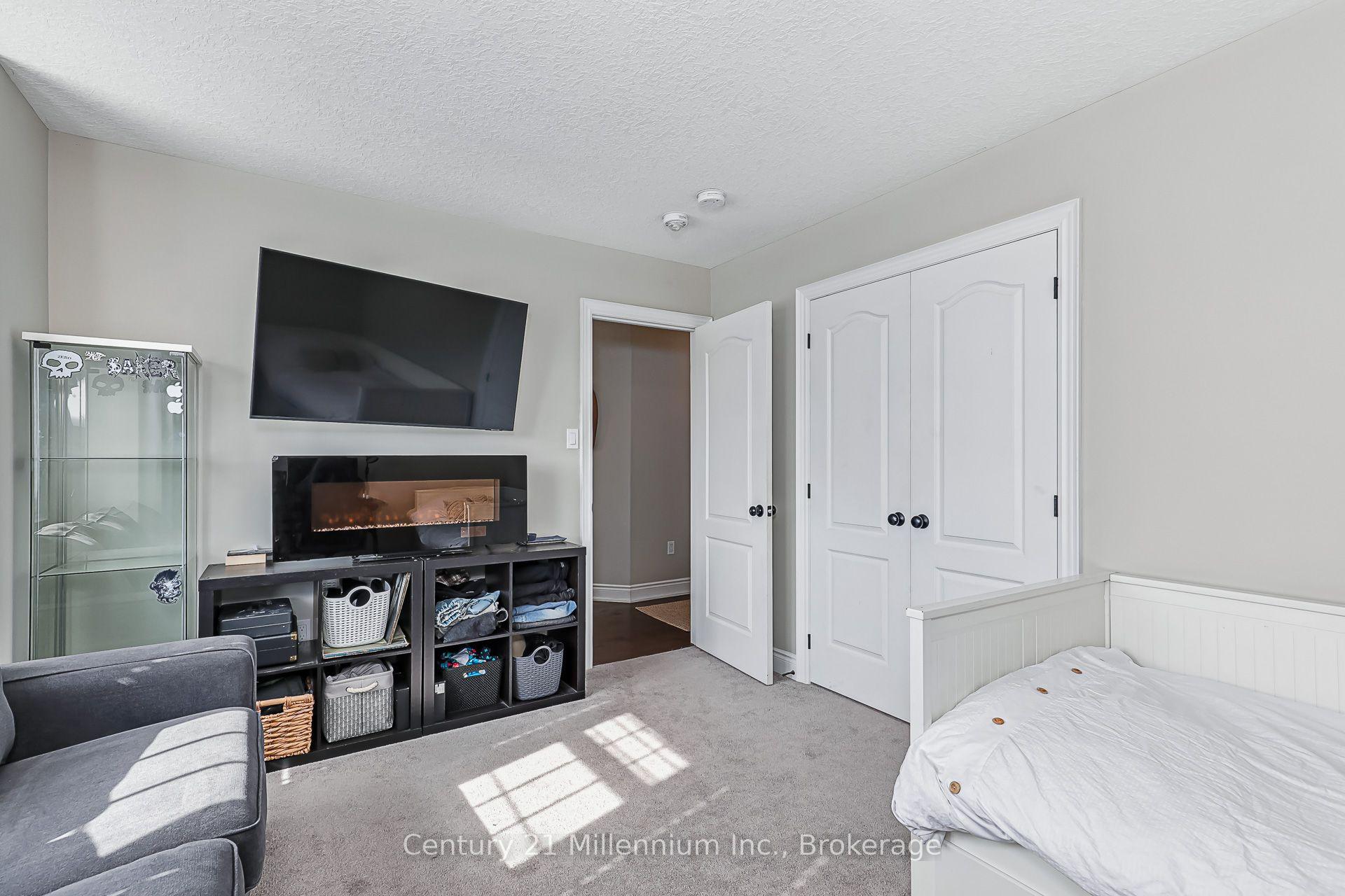 Photo 18 of 13 Gilpin Crescent, Collingwood — HOMEH