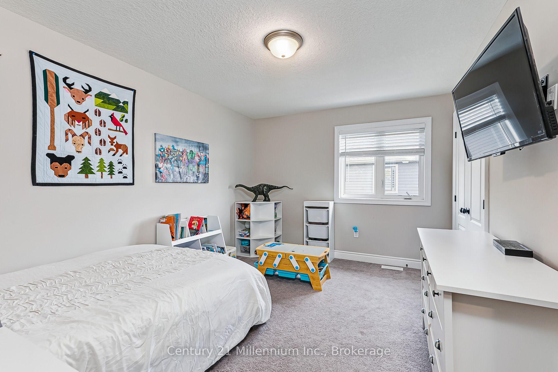 Photo 19 of 13 Gilpin Crescent, Collingwood — HOMEH