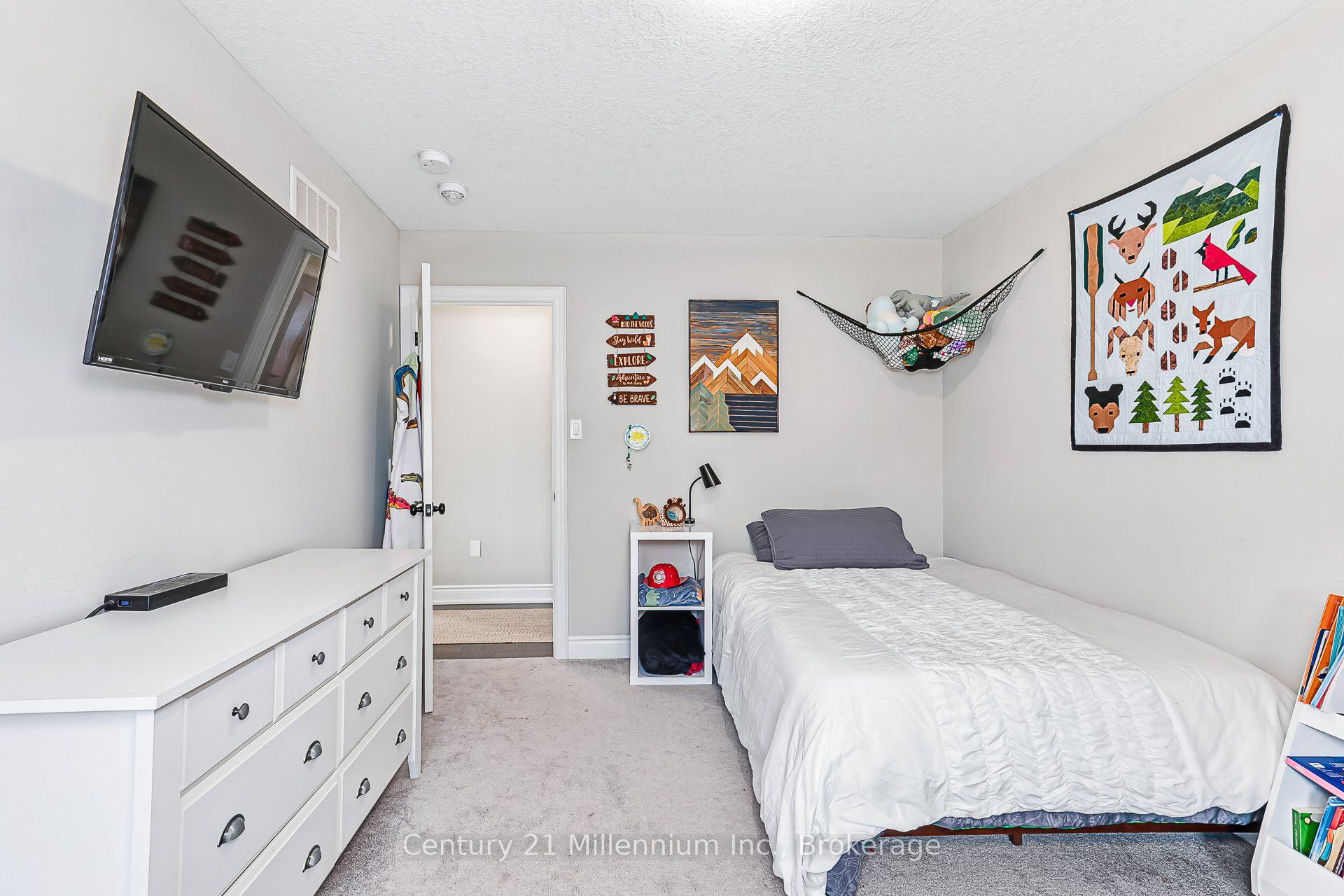 Photo 20 of 13 Gilpin Crescent, Collingwood — HOMEH