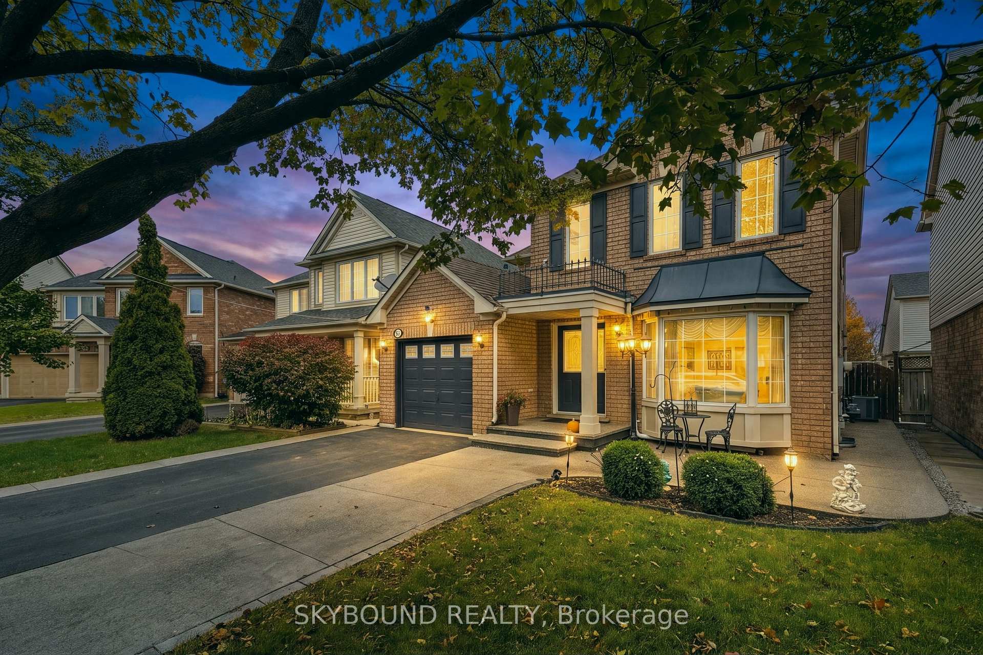 Photo 2 of 51 Thorpe Crescent, Brampton, Fletcher's Meadow — HOMEH