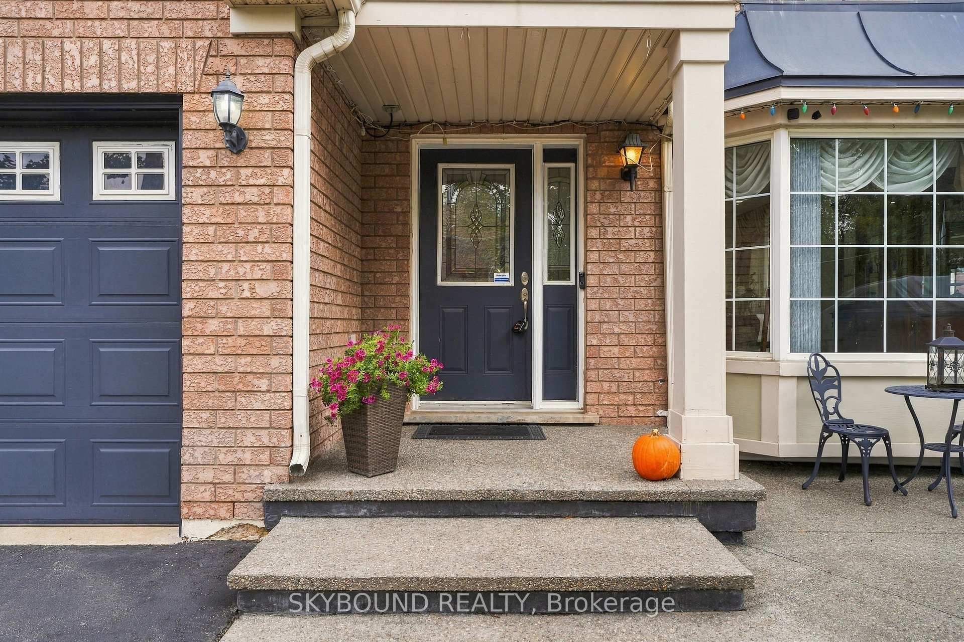 Photo 3 of 51 Thorpe Crescent, Brampton, Fletcher's Meadow — HOMEH