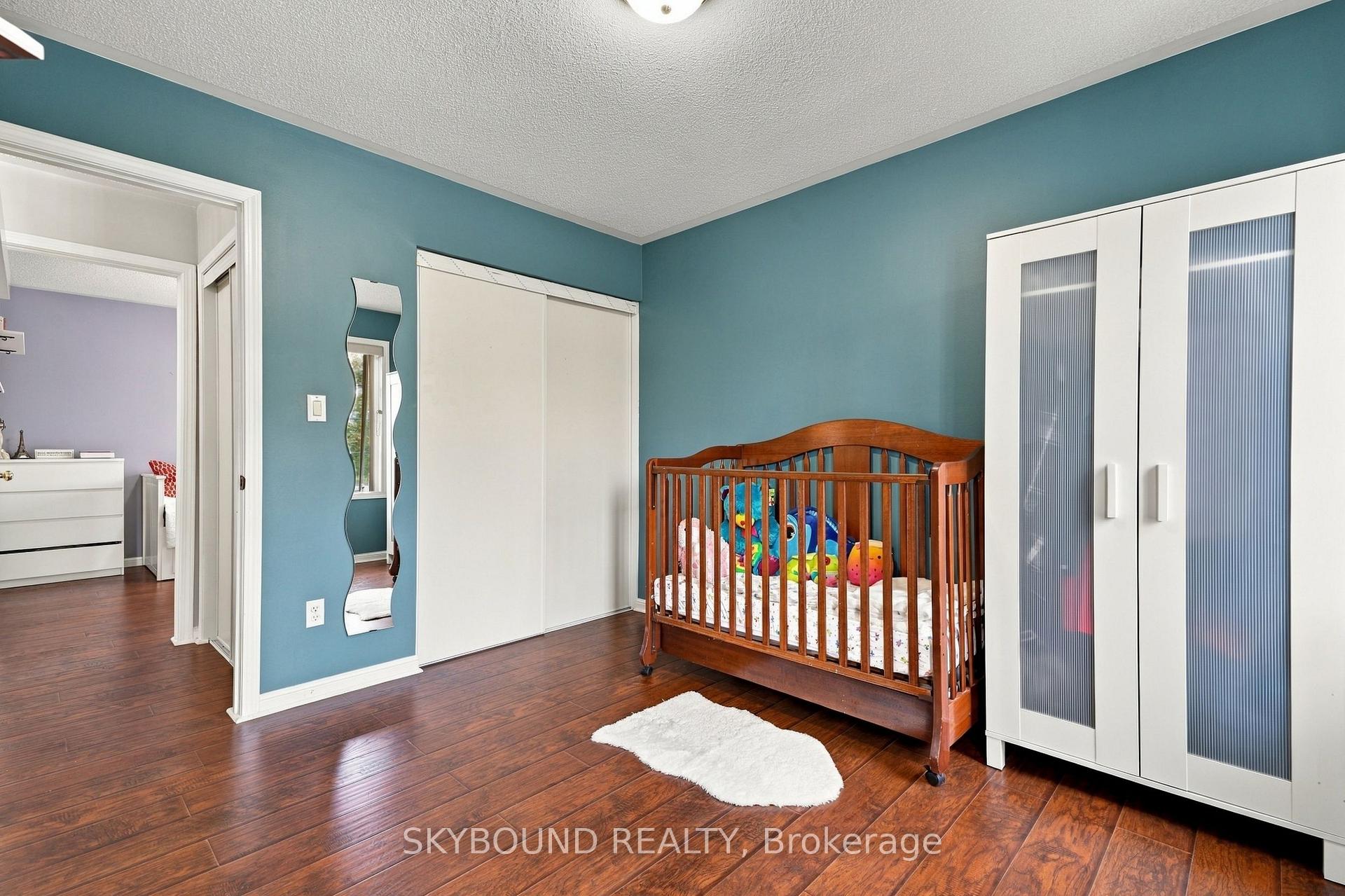 Photo 24 of 51 Thorpe Crescent, Brampton, Fletcher's Meadow — HOMEH