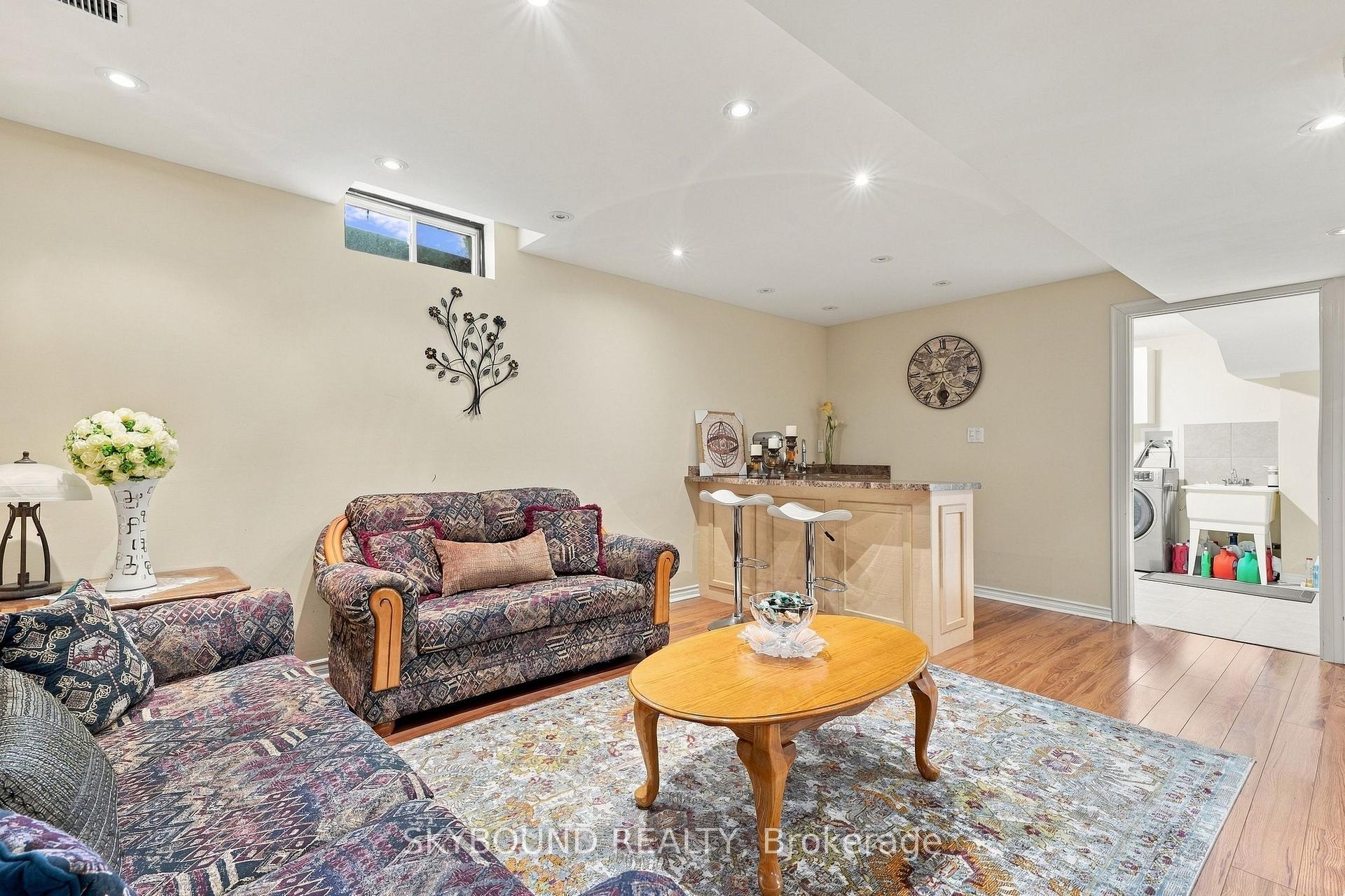 Photo 33 of 51 Thorpe Crescent, Brampton, Fletcher's Meadow — HOMEH