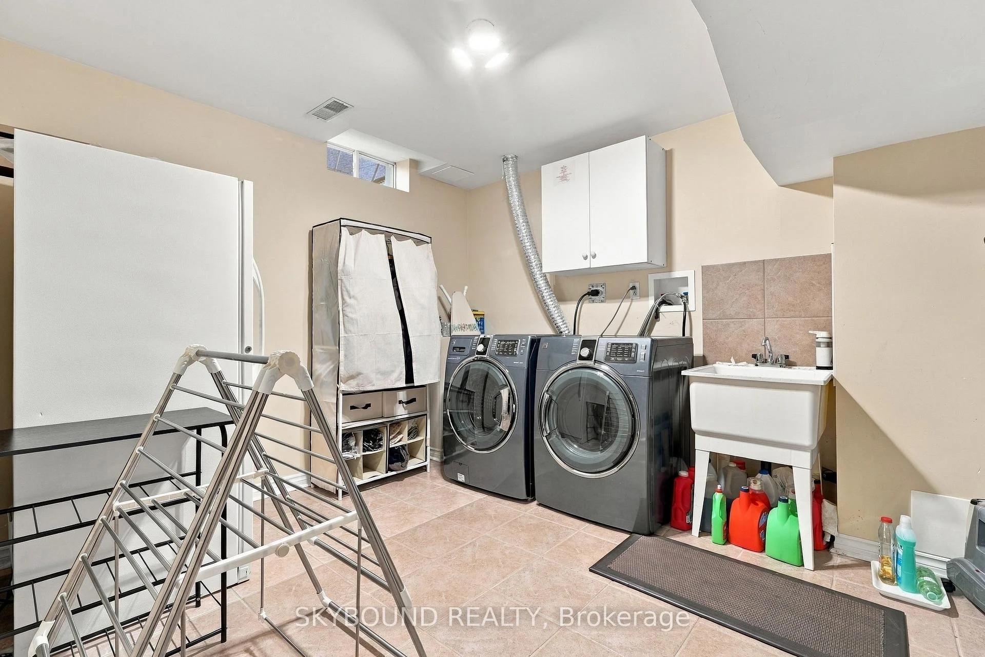 Photo 36 of 51 Thorpe Crescent, Brampton, Fletcher's Meadow — HOMEH