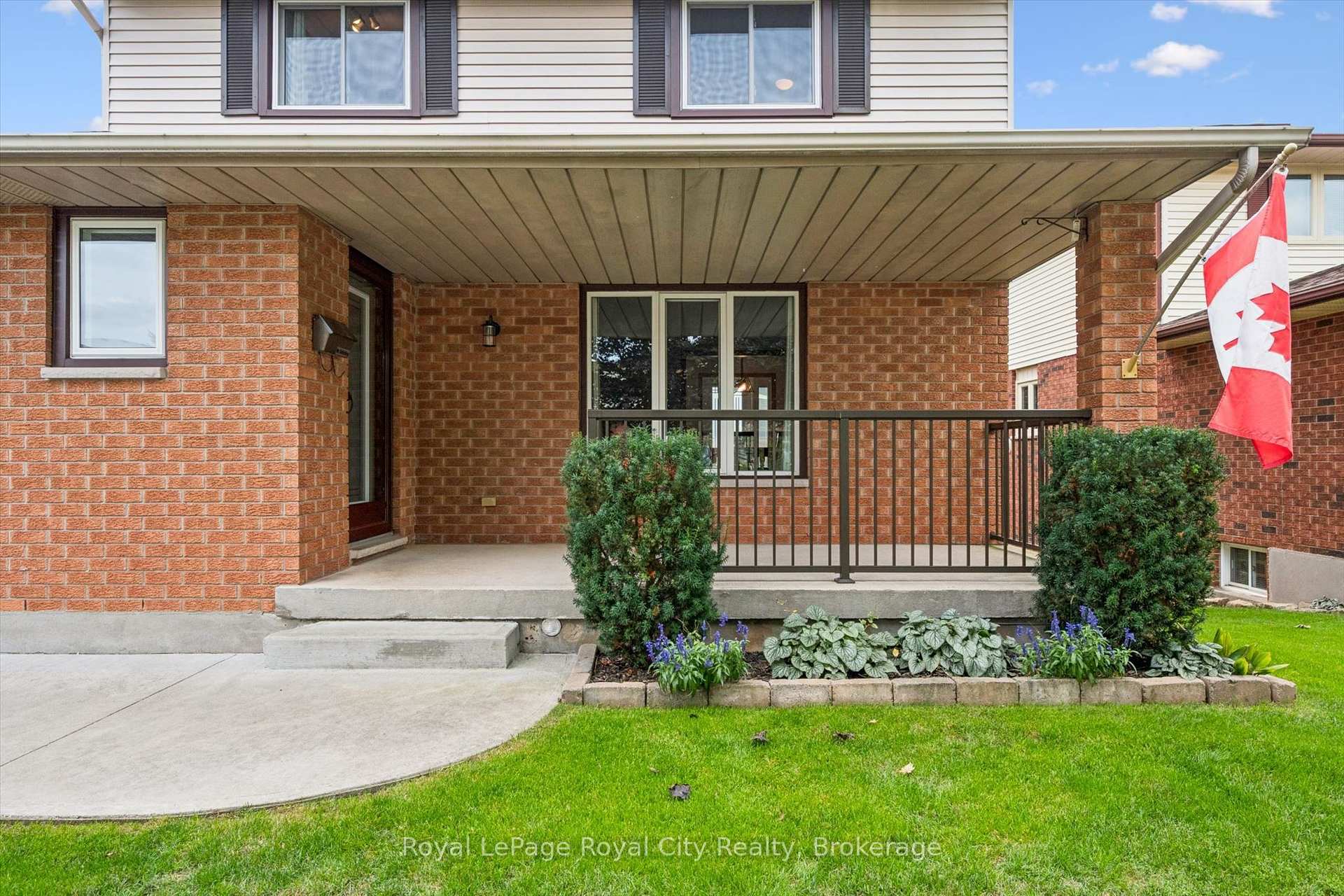 Photo 2 of 24 Greenwich Drive, Guelph, Willow West/Sugarbush/West Acres — HOMEH
