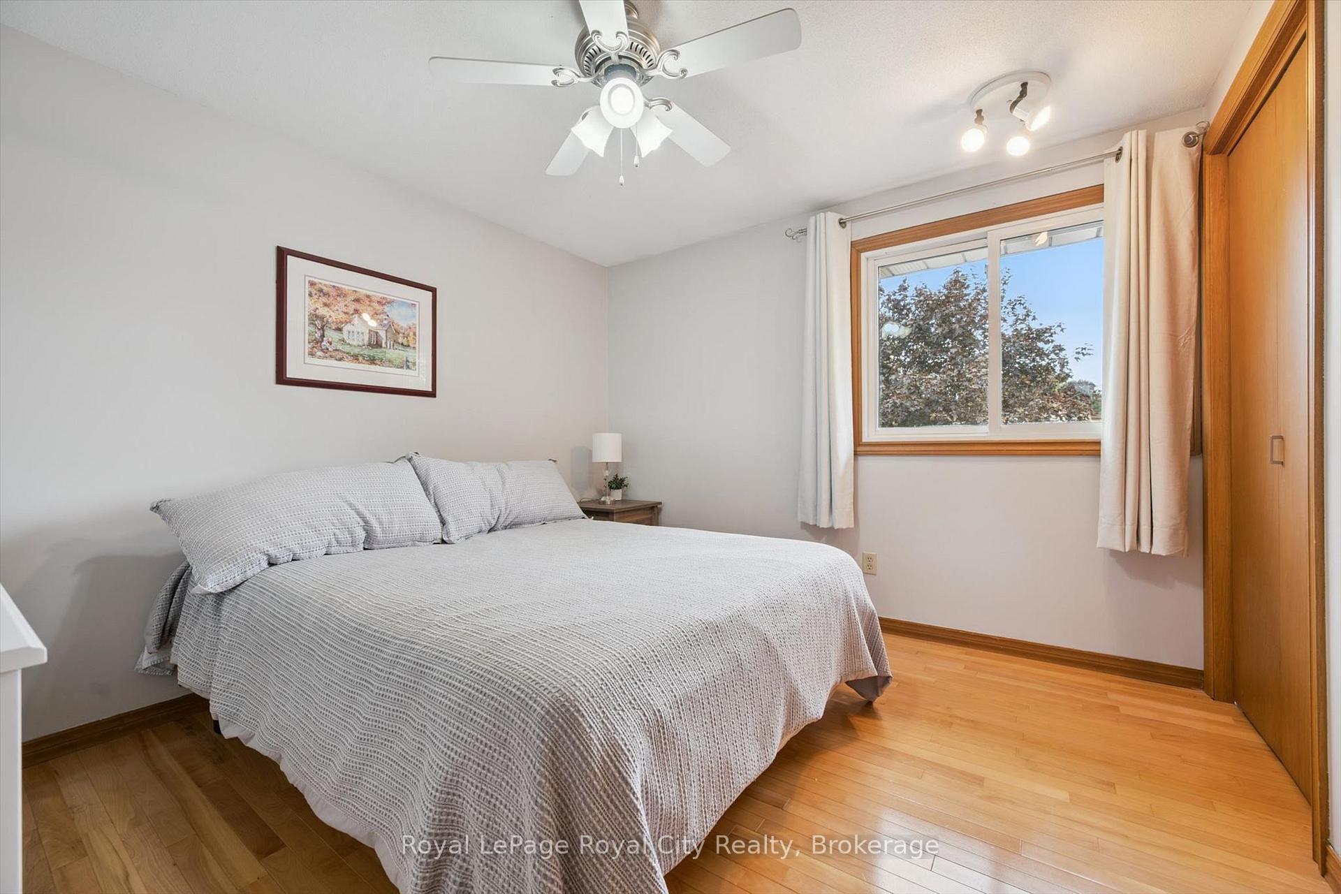 Photo 20 of 24 Greenwich Drive, Guelph, Willow West/Sugarbush/West Acres — HOMEH