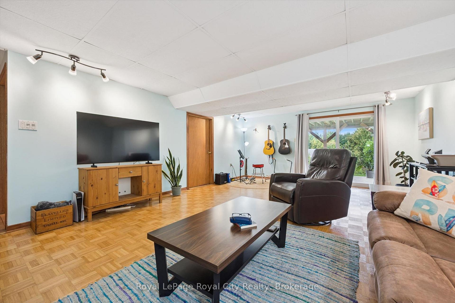 Photo 24 of 24 Greenwich Drive, Guelph, Willow West/Sugarbush/West Acres — HOMEH