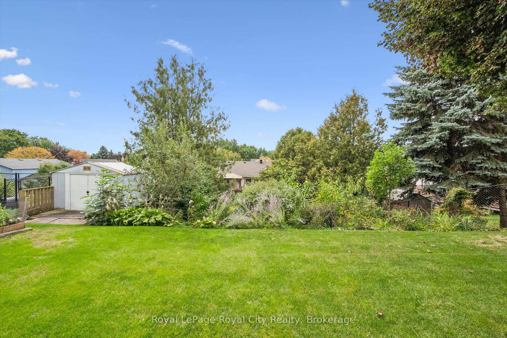 Photo 28 of 24 Greenwich Drive, Guelph, Willow West/Sugarbush/West Acres — HOMEH