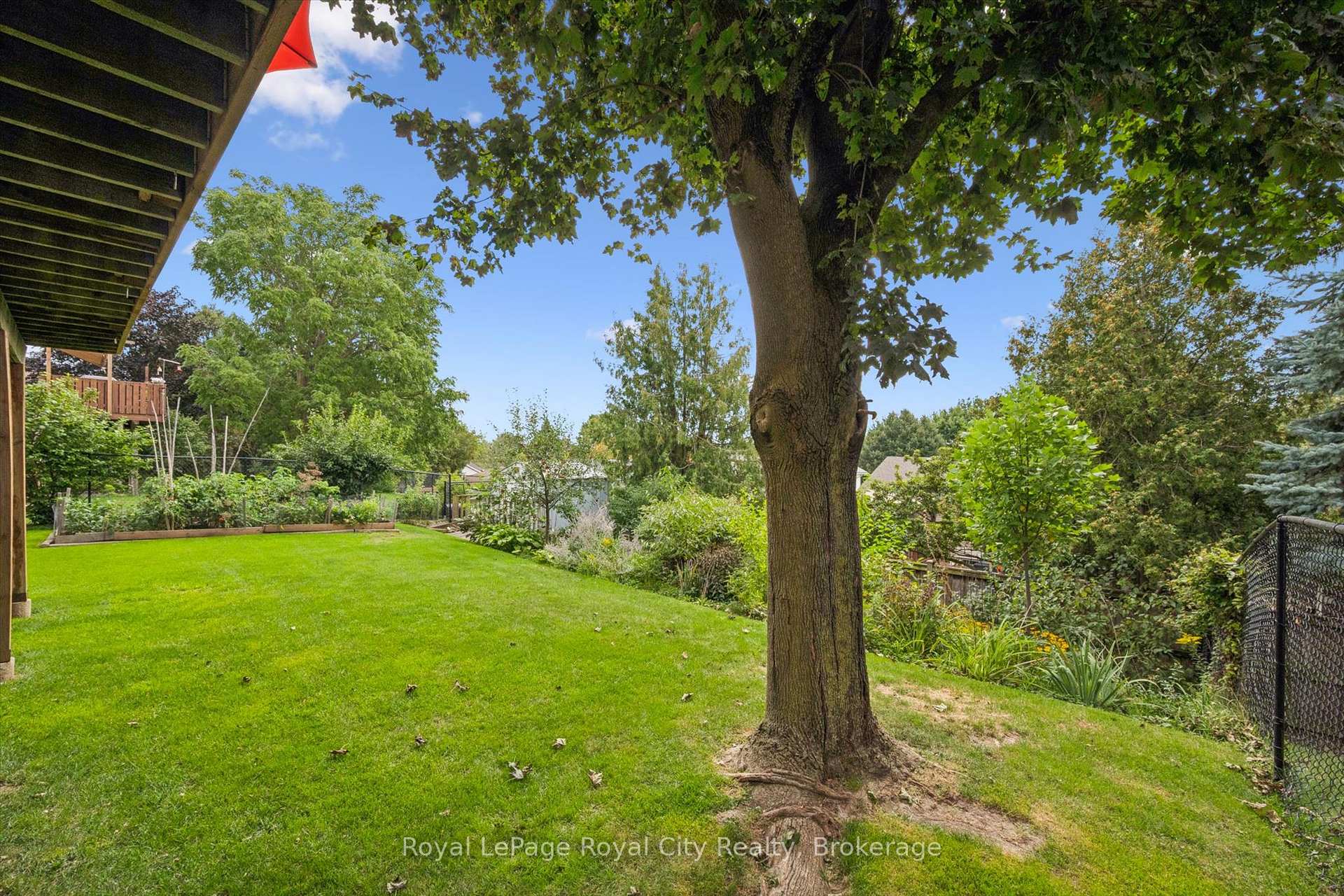 Photo 29 of 24 Greenwich Drive, Guelph, Willow West/Sugarbush/West Acres — HOMEH