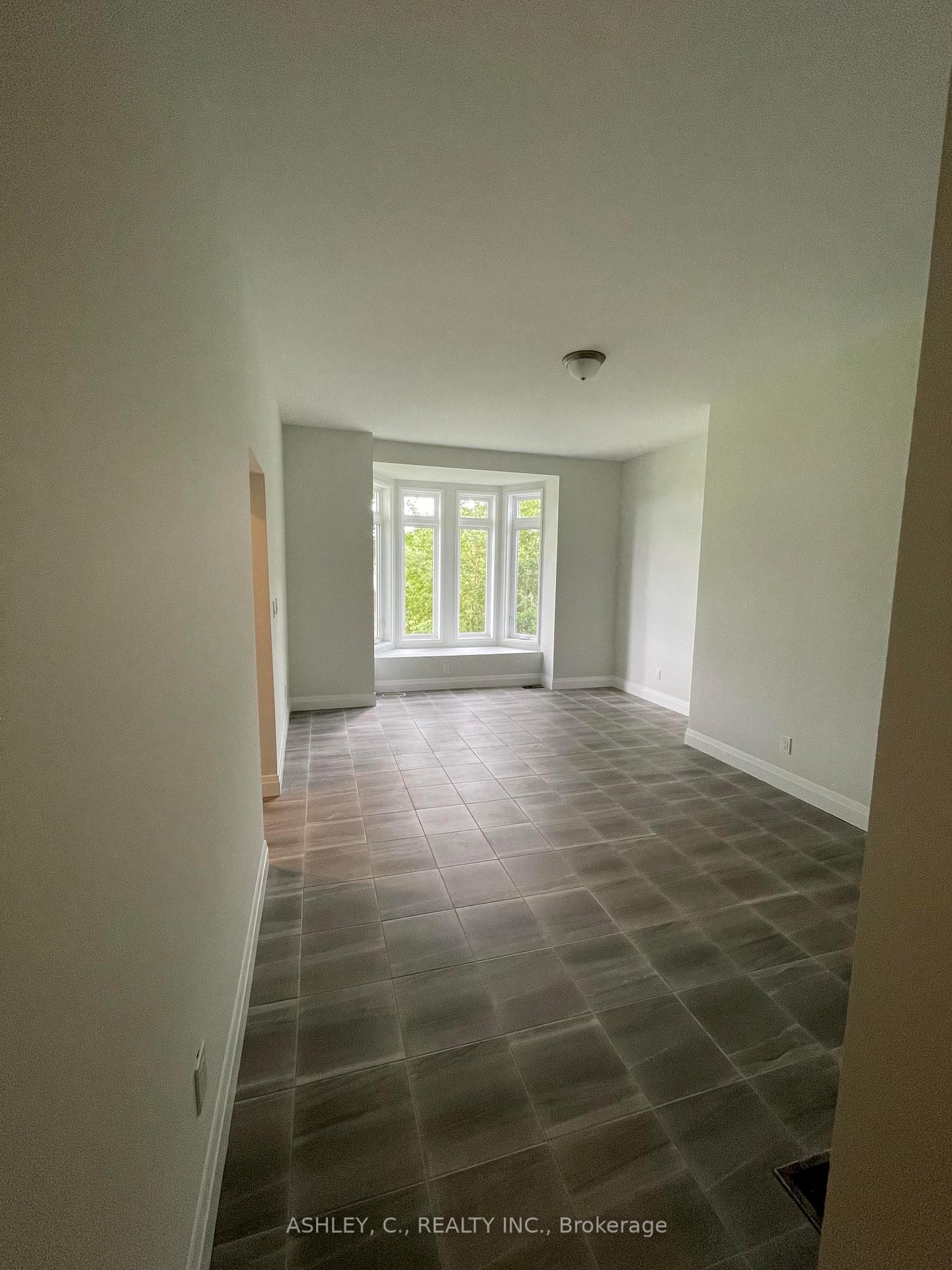 Photo 4 of Unit Unit 2, 11820 10 Side Road, Halton Hills, Rural Halton Hills — HOMEH