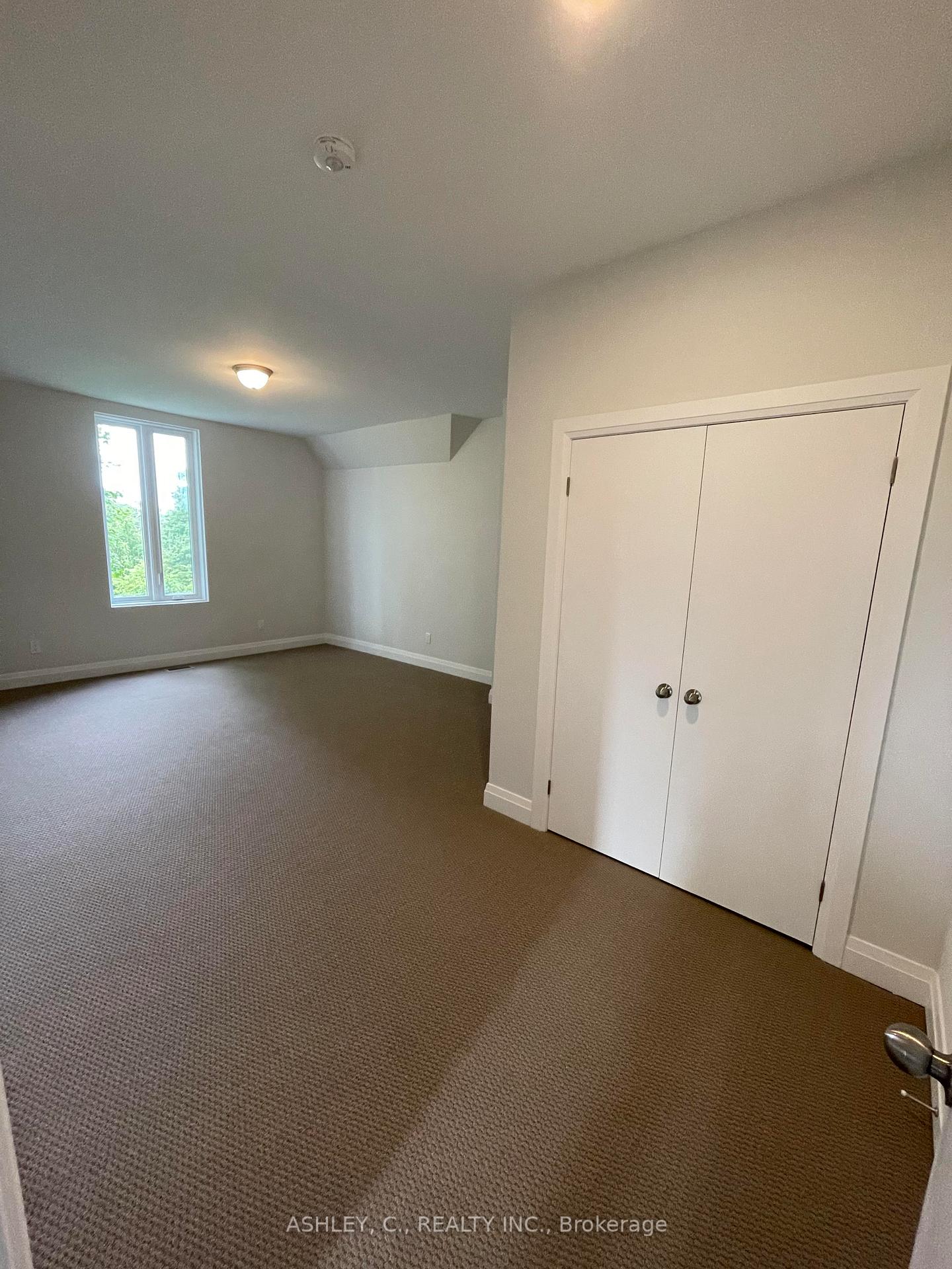 Photo 5 of Unit Unit 2, 11820 10 Side Road, Halton Hills, Rural Halton Hills — HOMEH