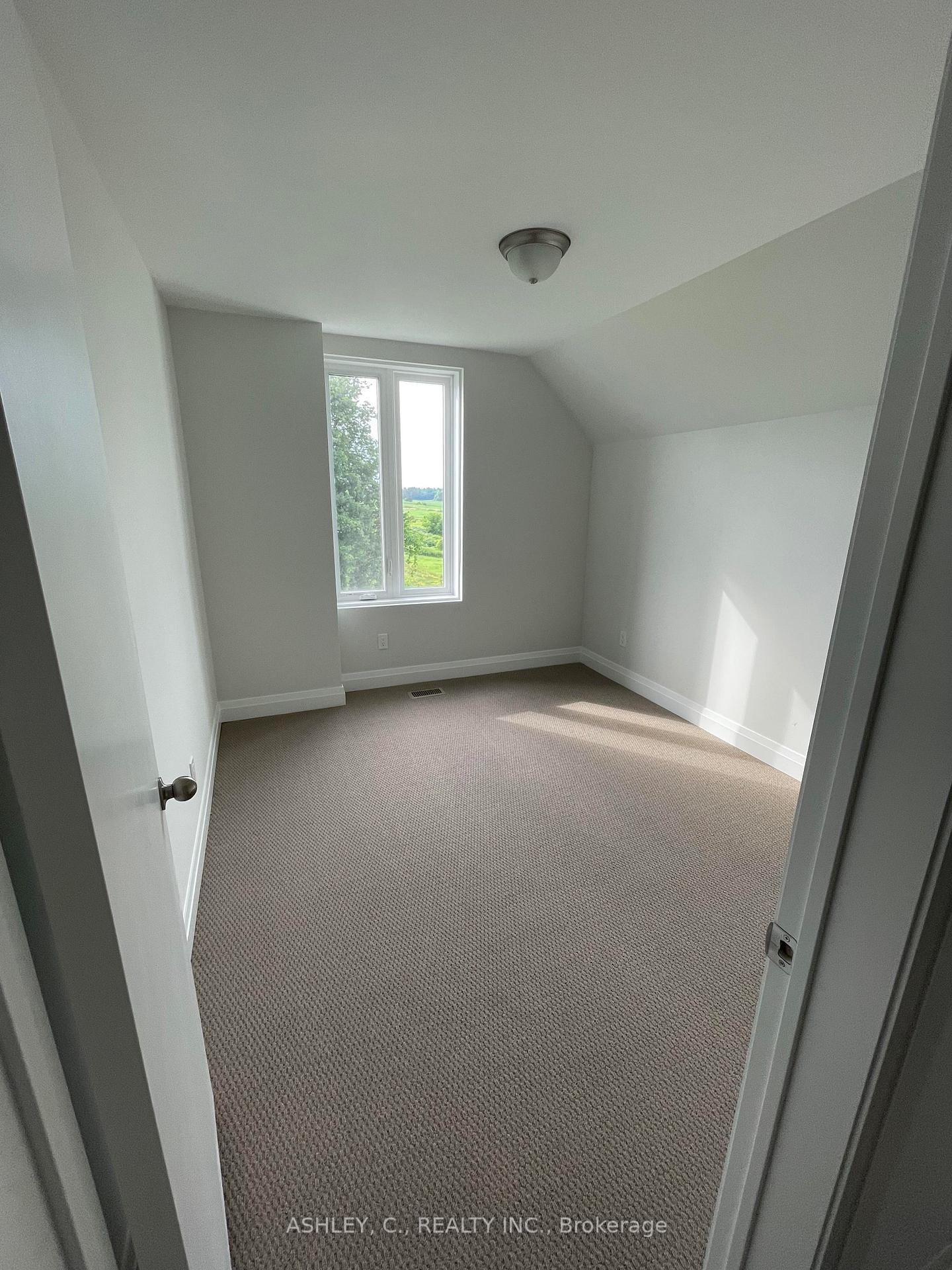 Photo 6 of Unit Unit 2, 11820 10 Side Road, Halton Hills, Rural Halton Hills — HOMEH
