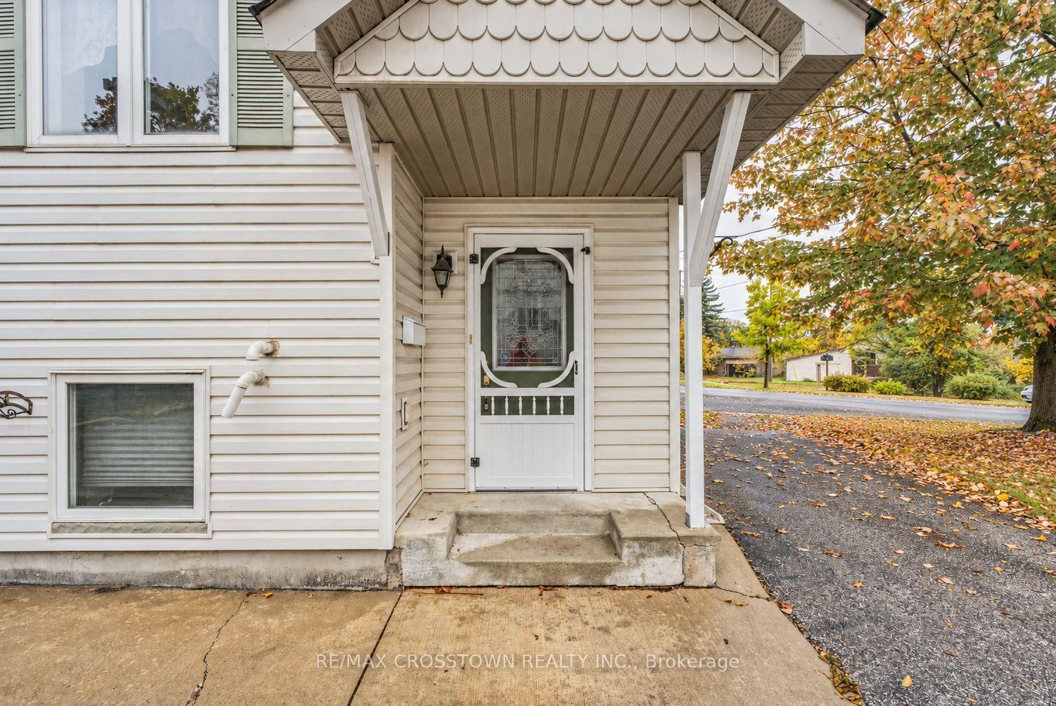 Photo 3 of Unit B1, 6-440 Yonge Street, Barrie, Painswick North — HOMEH
