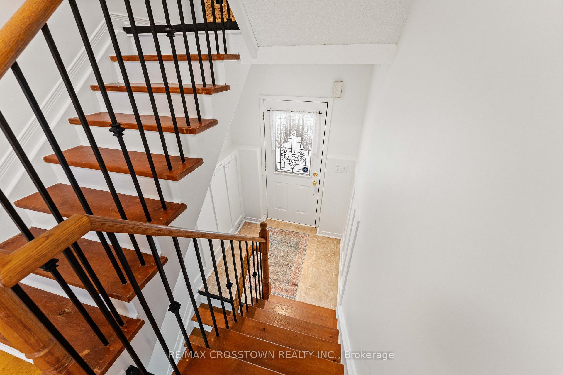 Photo 4 of Unit B1, 6-440 Yonge Street, Barrie, Painswick North — HOMEH