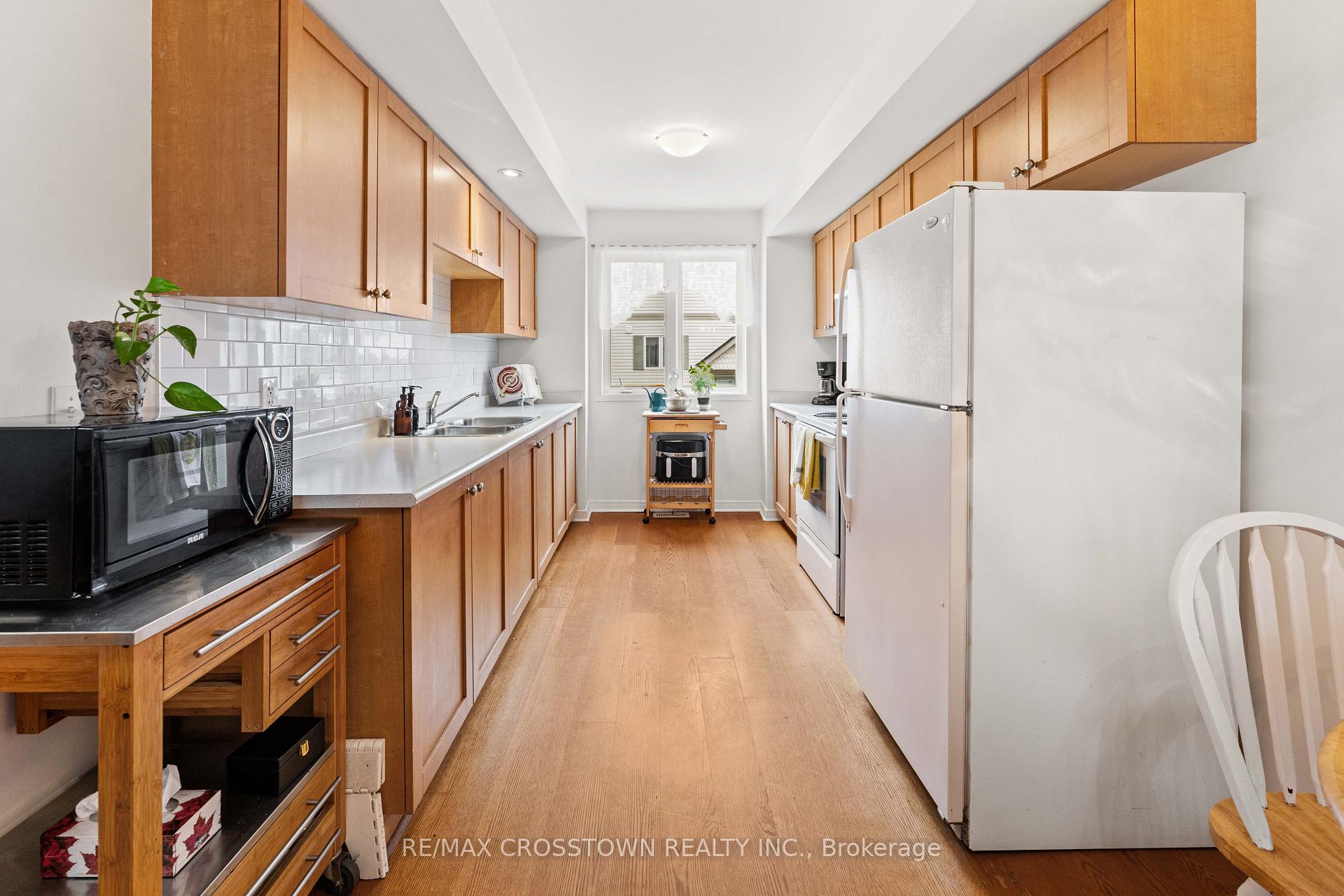Photo 9 of Unit B1, 6-440 Yonge Street, Barrie, Painswick North — HOMEH