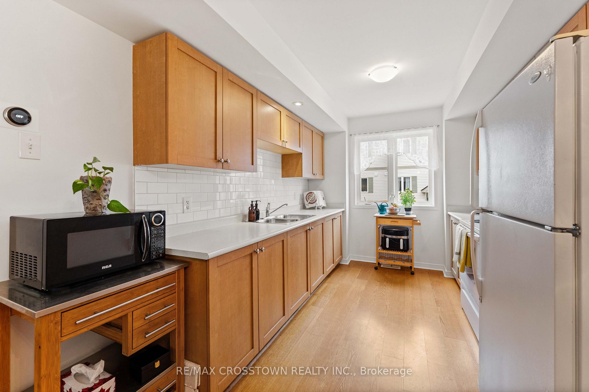 Photo 10 of Unit B1, 6-440 Yonge Street, Barrie, Painswick North — HOMEH