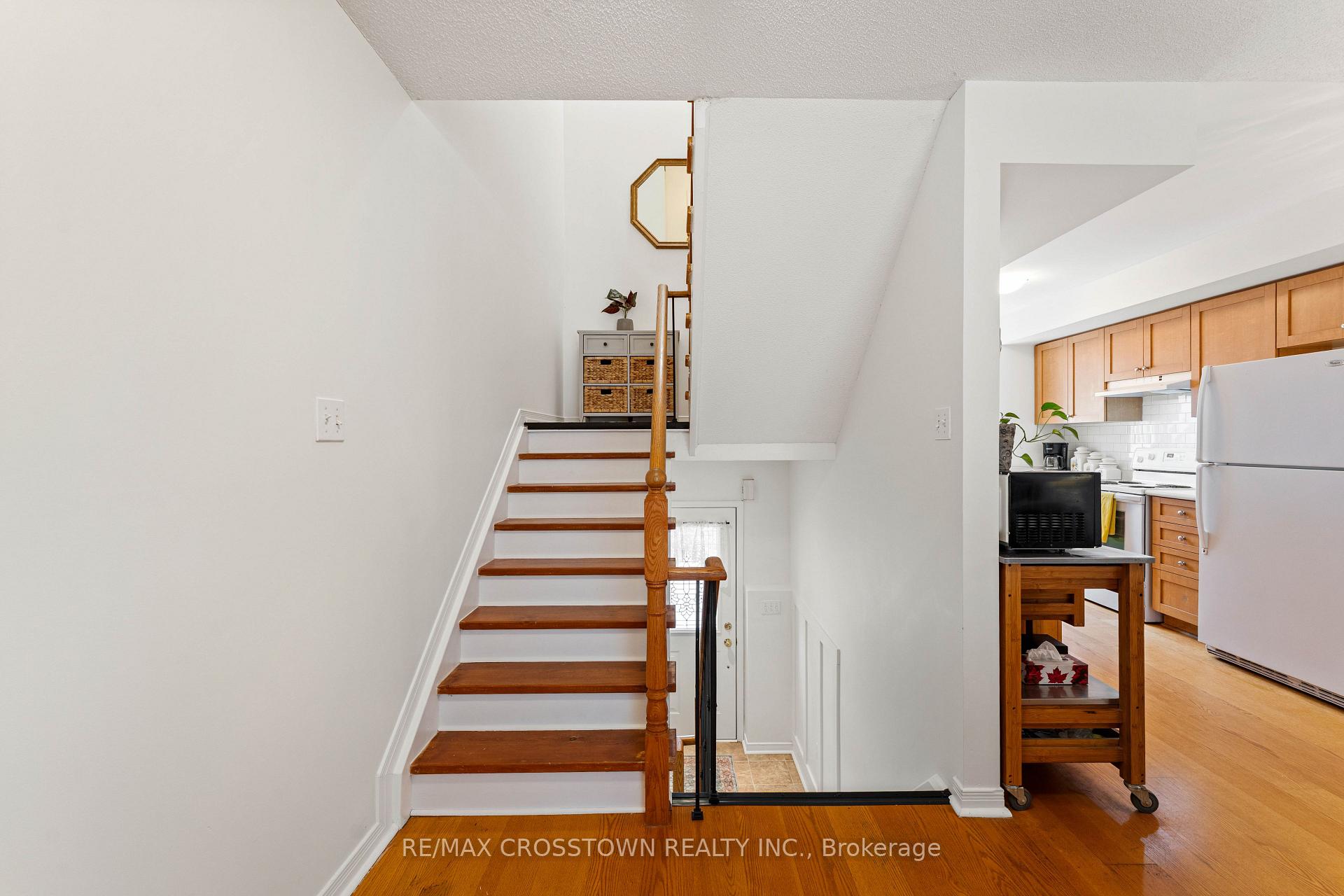 Photo 13 of Unit B1, 6-440 Yonge Street, Barrie, Painswick North — HOMEH