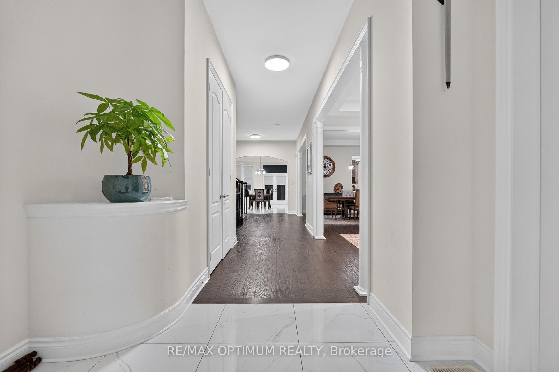 Photo 5 of 49 Elbern Markell Drive, Brampton, Credit Valley — HOMEH
