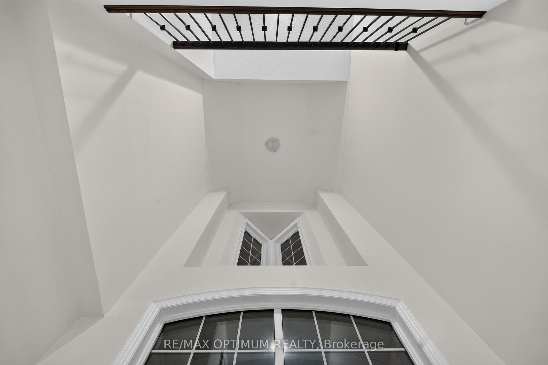 Photo 6 of 49 Elbern Markell Drive, Brampton, Credit Valley — HOMEH