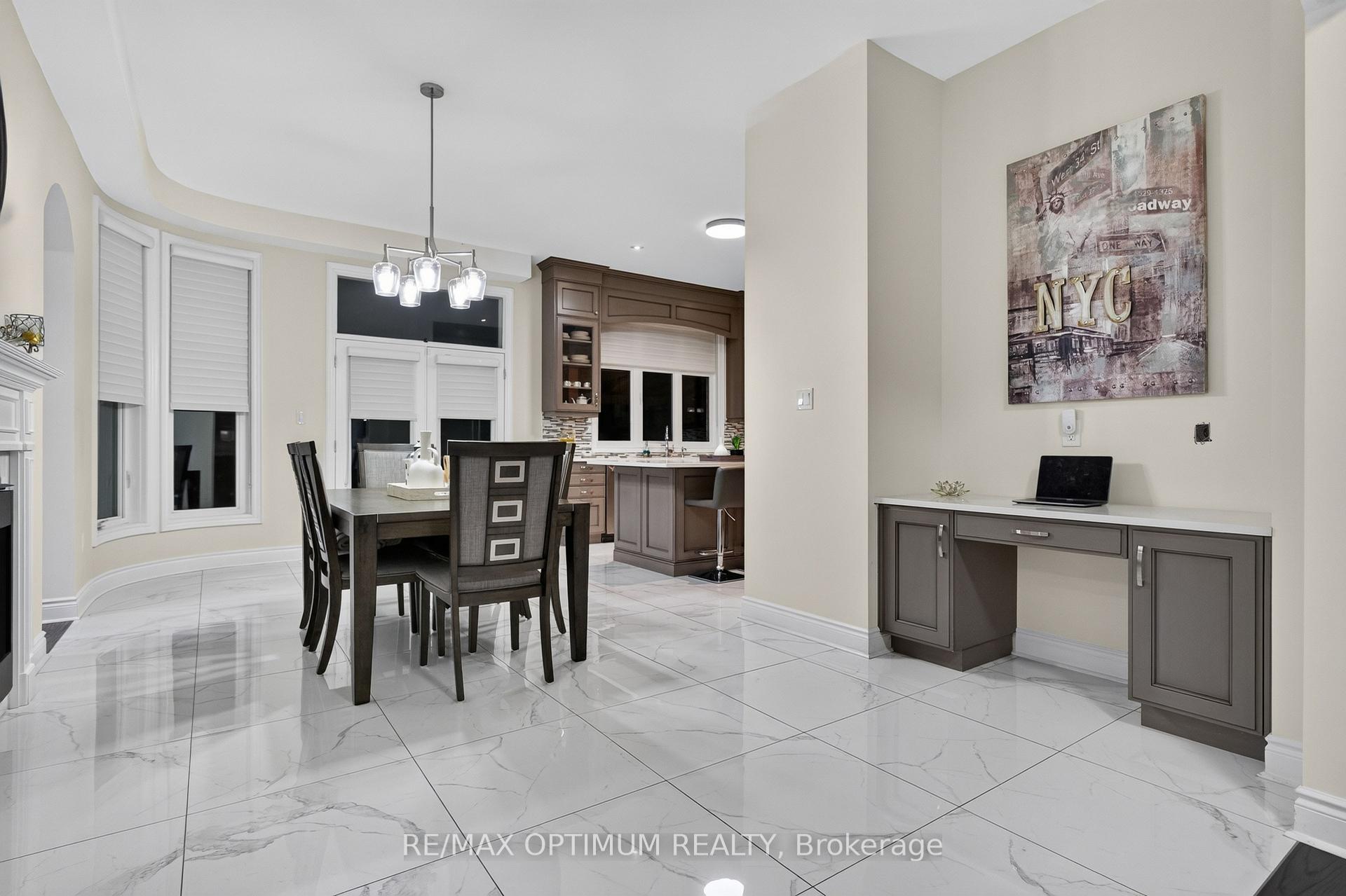 Photo 10 of 49 Elbern Markell Drive, Brampton, Credit Valley — HOMEH