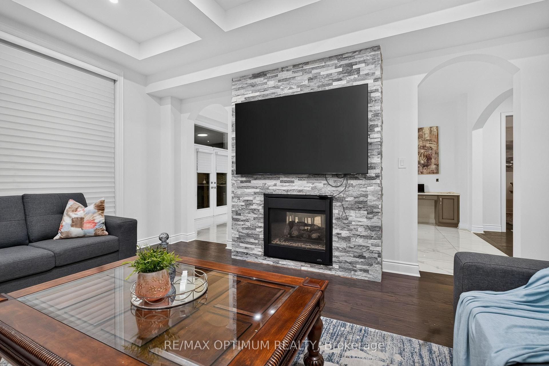 Photo 15 of 49 Elbern Markell Drive, Brampton, Credit Valley — HOMEH