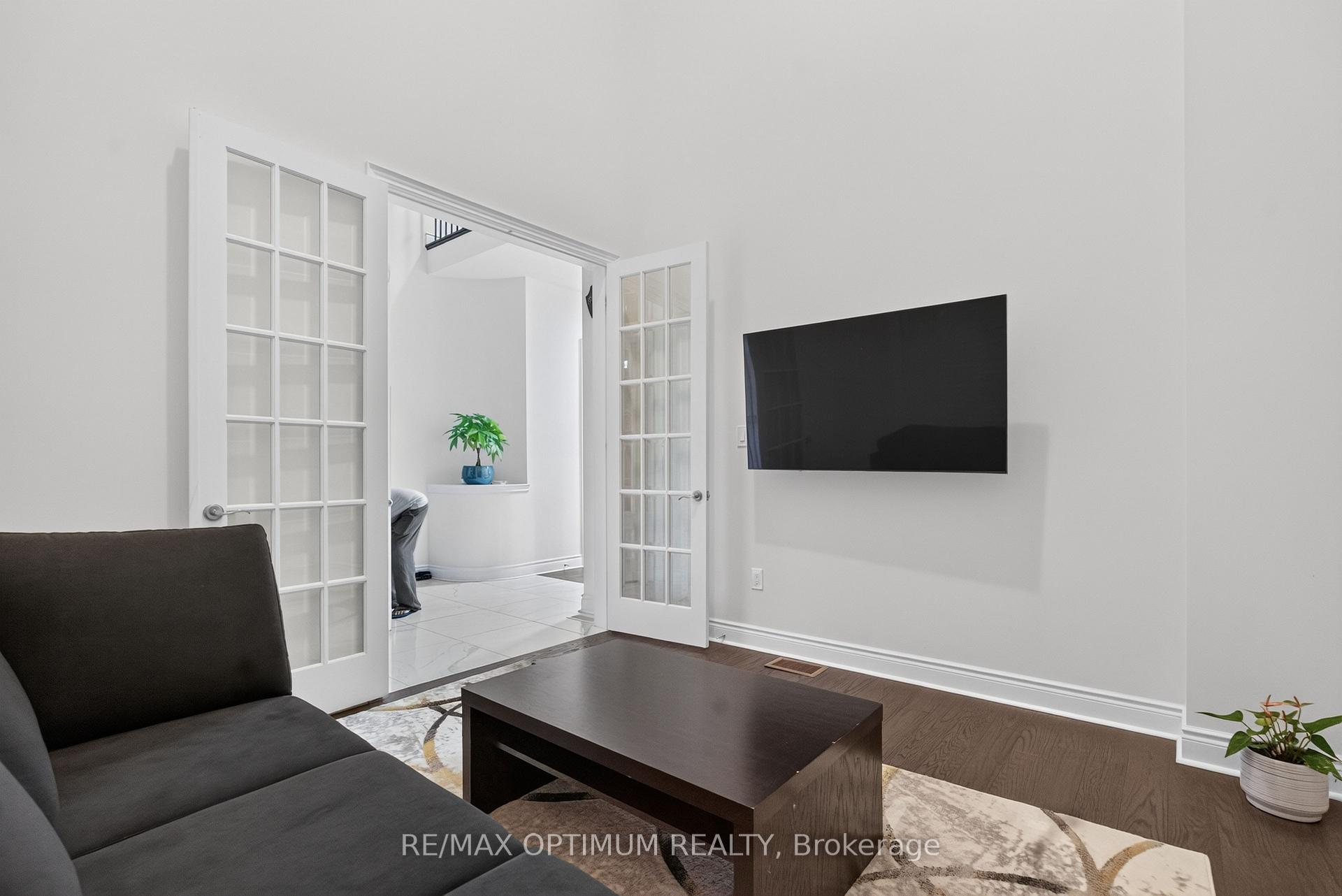 Photo 18 of 49 Elbern Markell Drive, Brampton, Credit Valley — HOMEH
