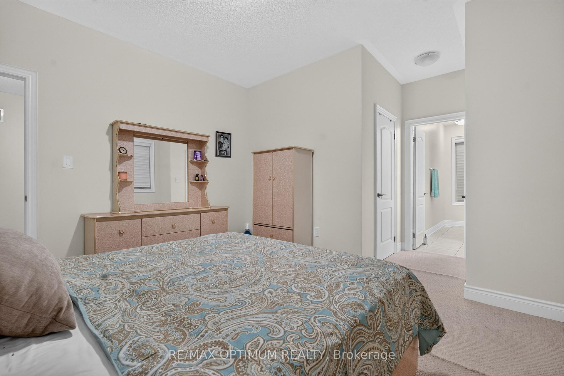 Photo 35 of 49 Elbern Markell Drive, Brampton, Credit Valley — HOMEH