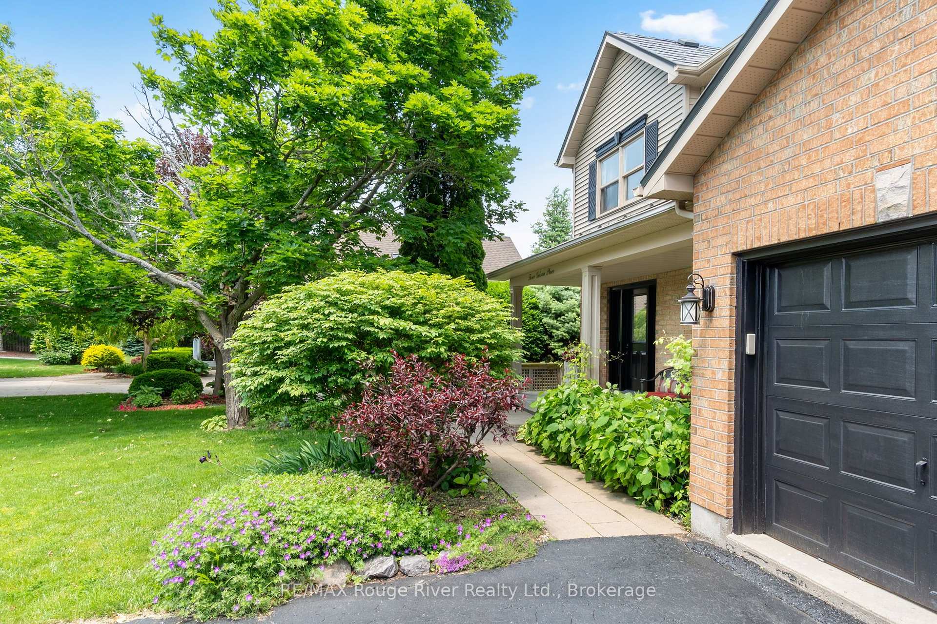 Photo 2 of 3 Gibson Place, Port Hope — HOMEH