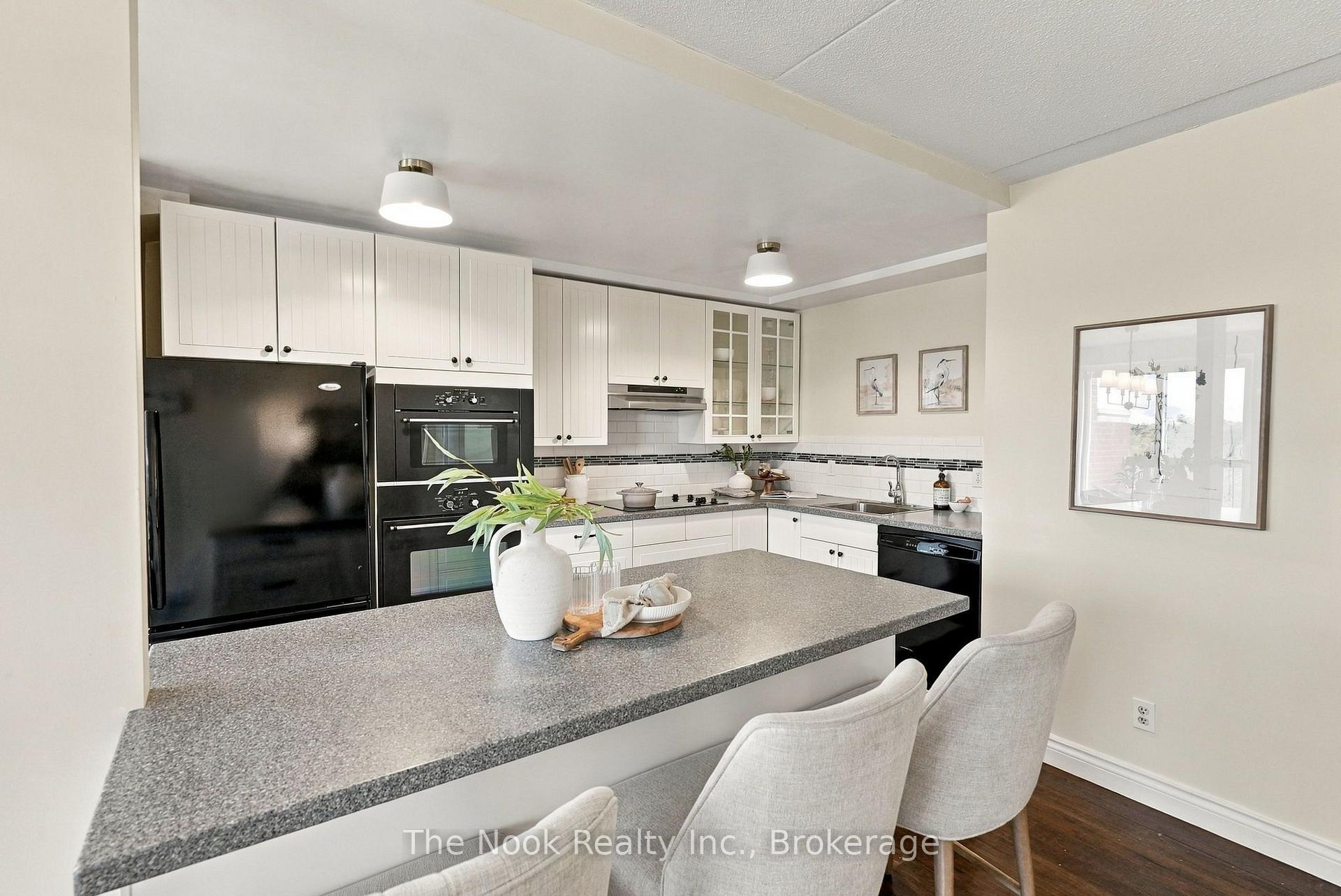 Photo 8 of Unit 507, 144 Queen Street, Clarington, Bowmanville — HOMEH