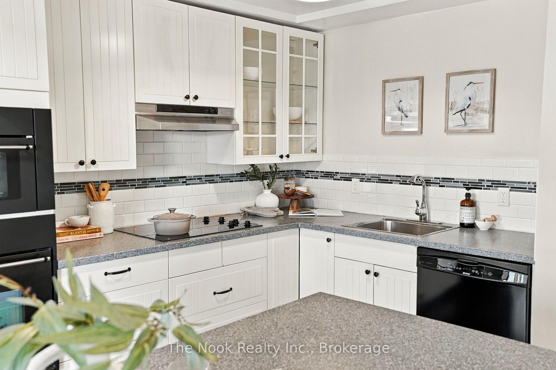 Photo 10 of Unit 507, 144 Queen Street, Clarington, Bowmanville — HOMEH
