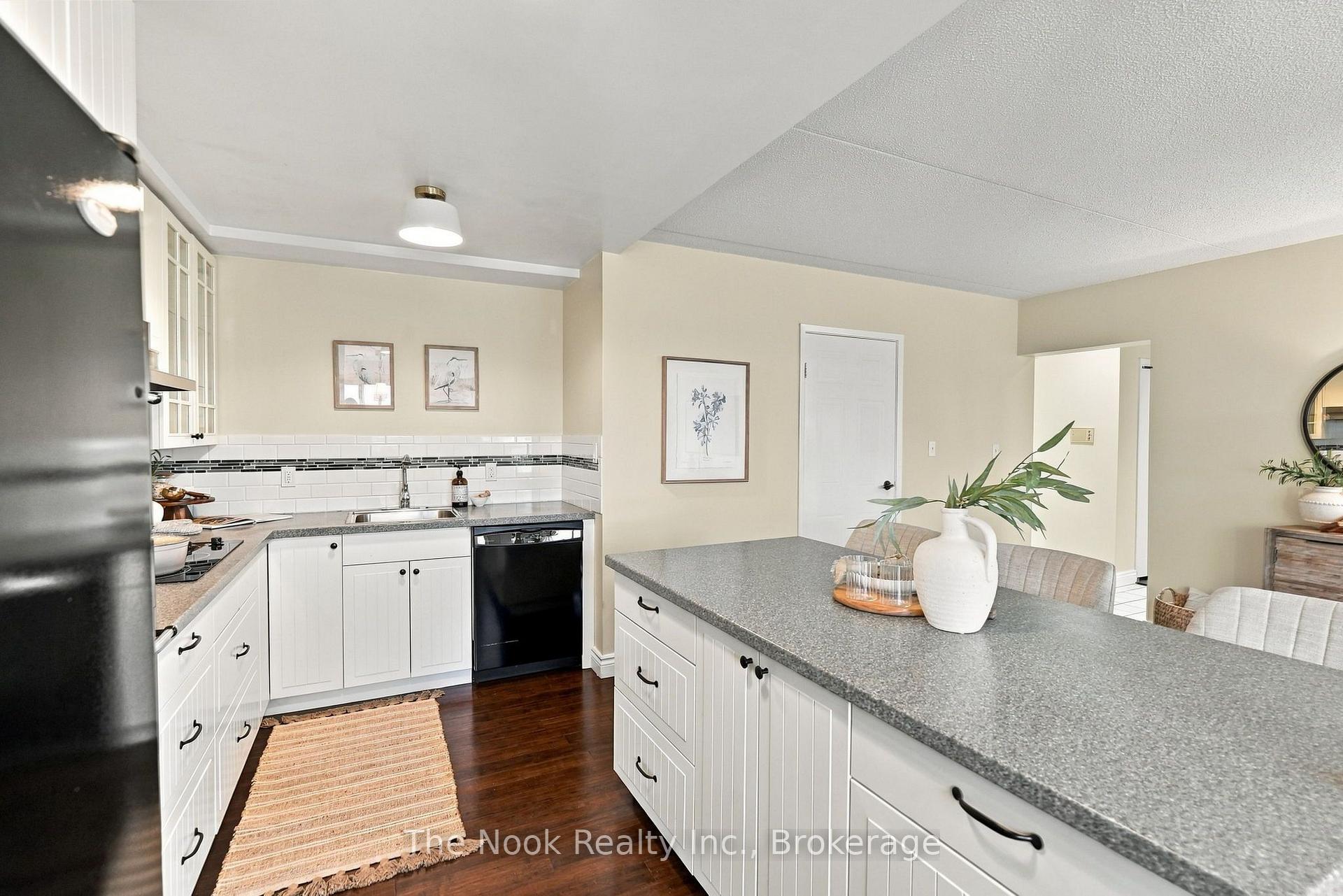 Photo 11 of Unit 507, 144 Queen Street, Clarington, Bowmanville — HOMEH