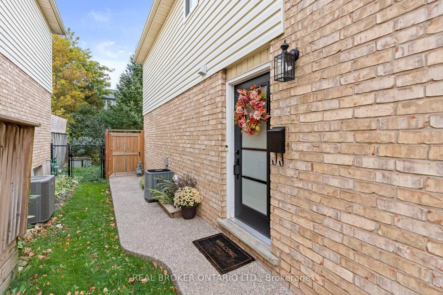 Photo 2 of 56 Danville Avenue, Halton Hills, Acton — HOMEH