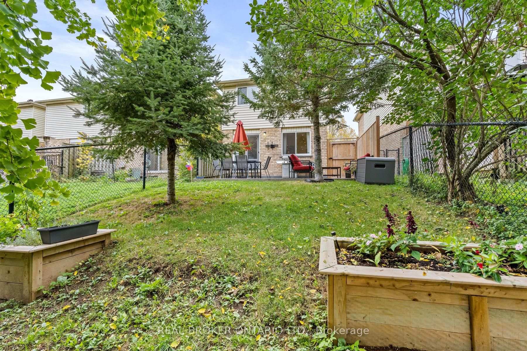 Photo 26 of 56 Danville Avenue, Halton Hills, Acton — HOMEH