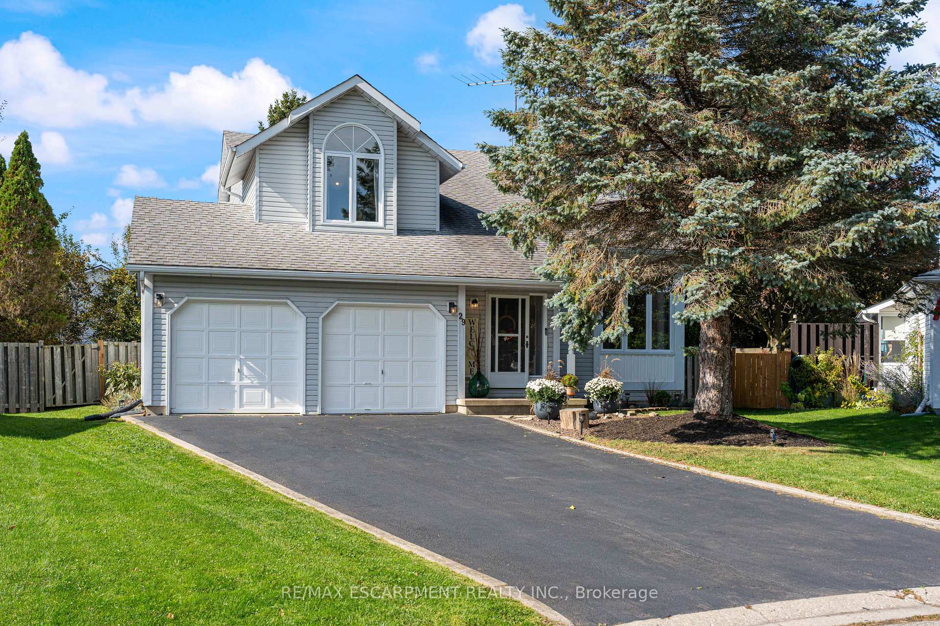 Photo 2 of 29 Leslie Avenue, Norfolk, Port Dover — HOMEH