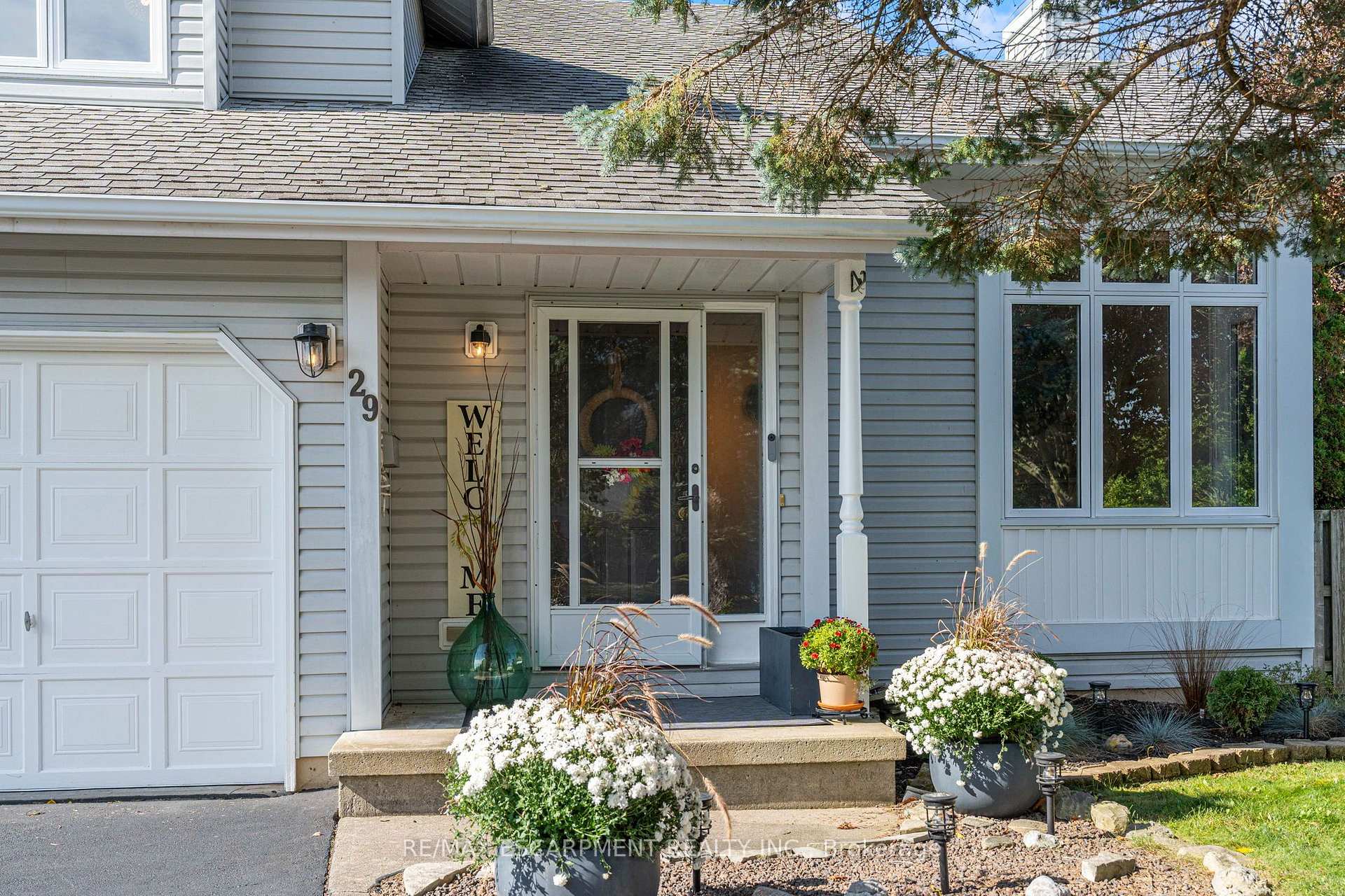 Photo 3 of 29 Leslie Avenue, Norfolk, Port Dover — HOMEH