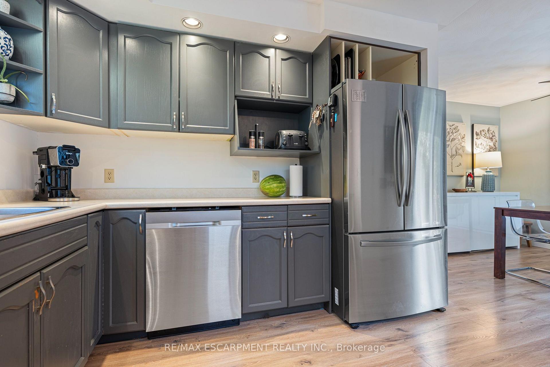 Photo 10 of 29 Leslie Avenue, Norfolk, Port Dover — HOMEH