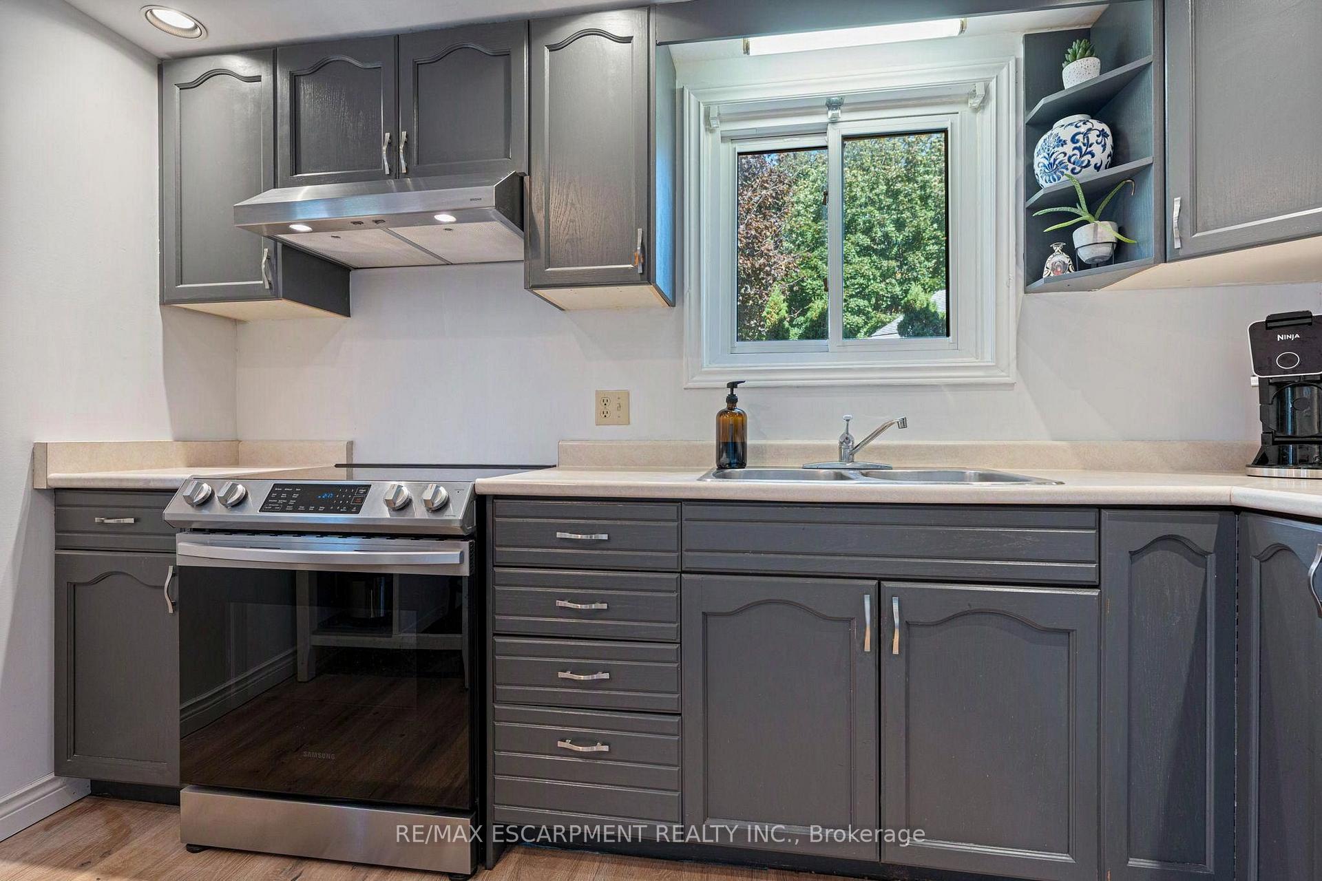 Photo 11 of 29 Leslie Avenue, Norfolk, Port Dover — HOMEH