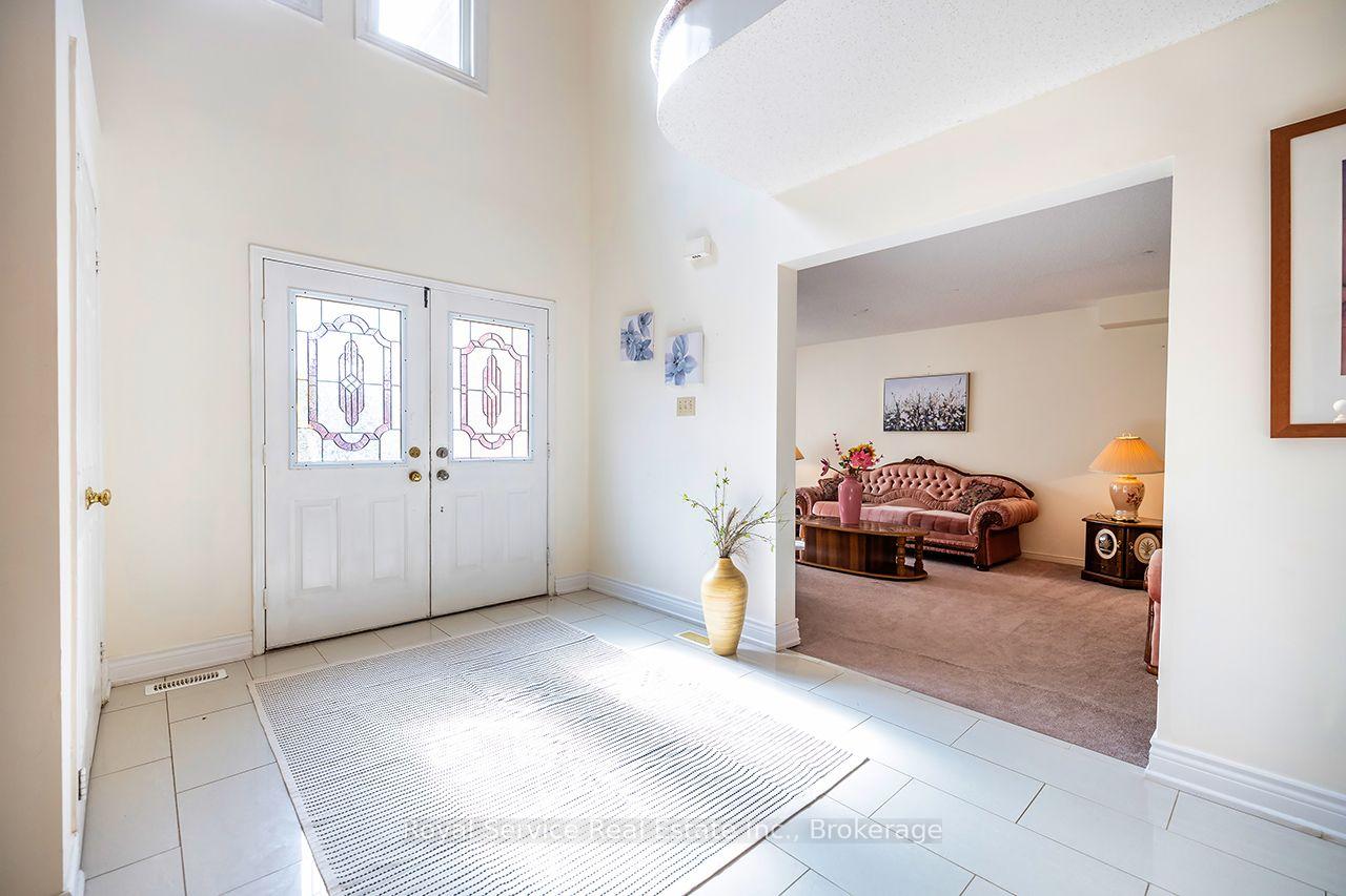 Photo 3 of 516 Palmtree Crescent, Oshawa, Eastdale — HOMEH