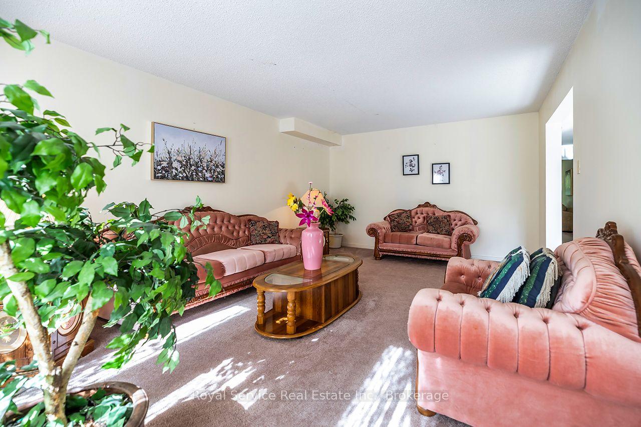 Photo 7 of 516 Palmtree Crescent, Oshawa, Eastdale — HOMEH