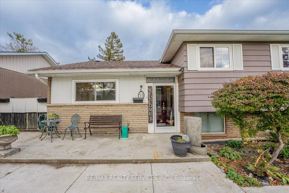 Photo 3 of 53 Windermere Court, Brampton, Northwood Park — HOMEH