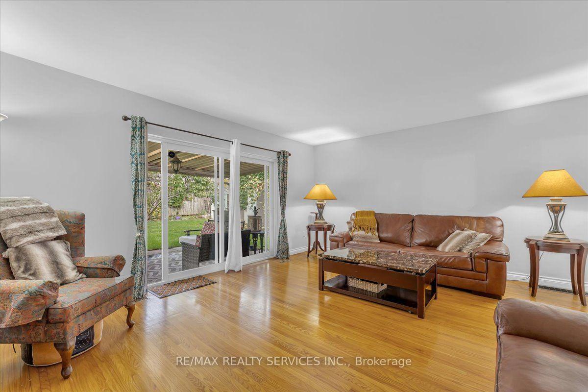 Photo 10 of 53 Windermere Court, Brampton, Northwood Park — HOMEH