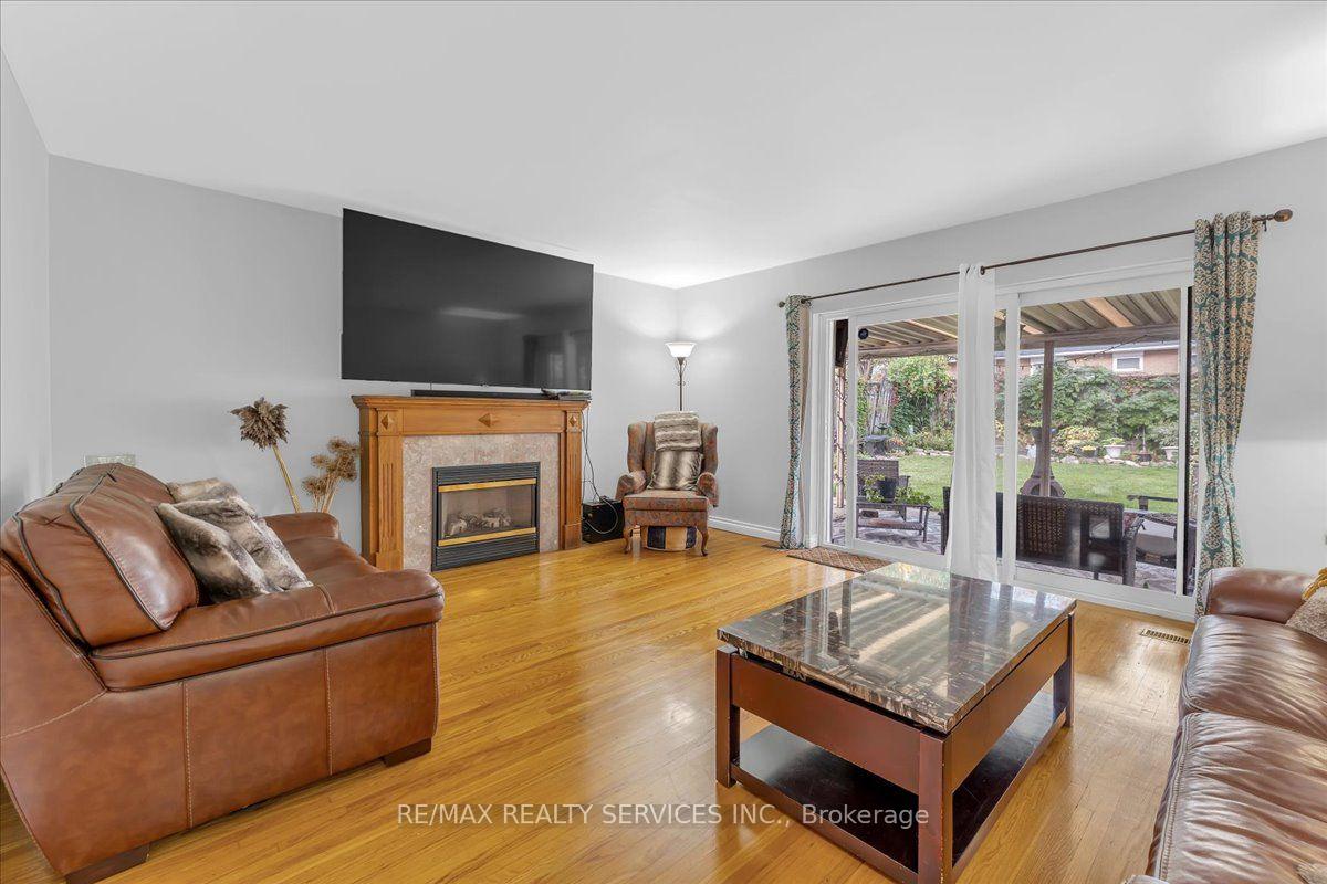 Photo 11 of 53 Windermere Court, Brampton, Northwood Park — HOMEH