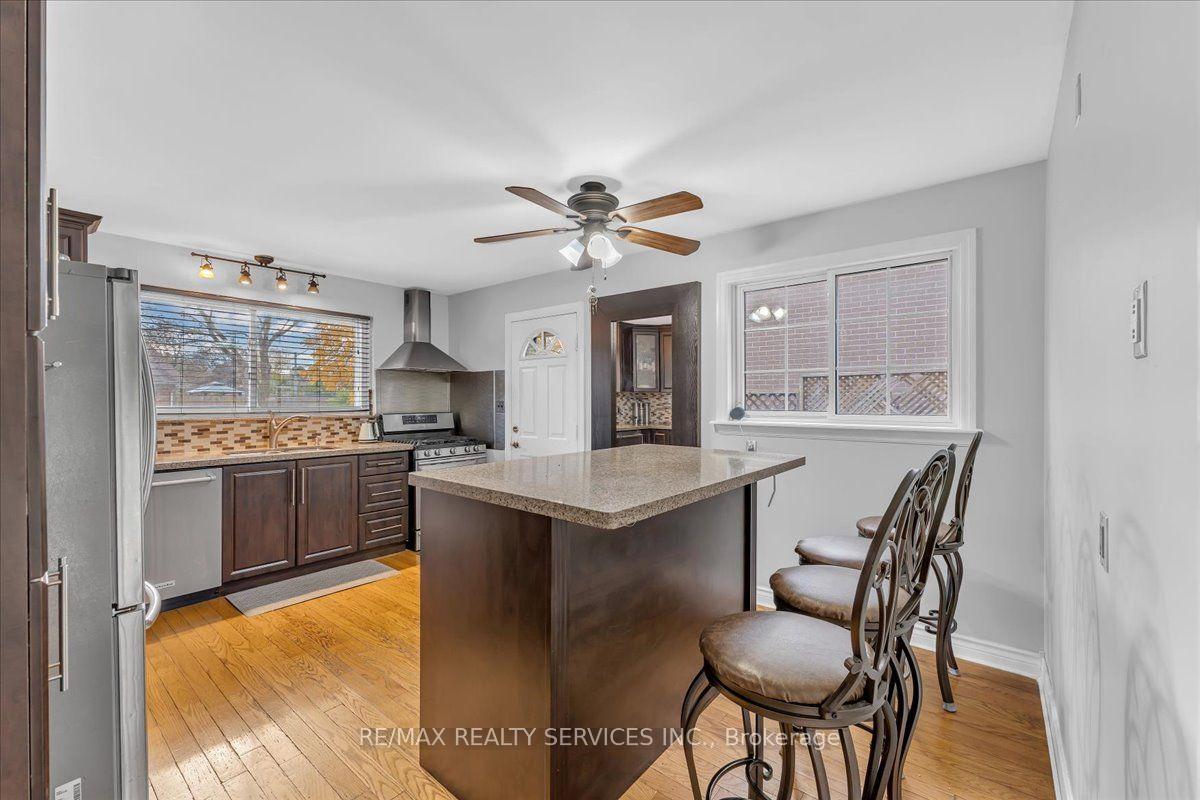 Photo 13 of 53 Windermere Court, Brampton, Northwood Park — HOMEH