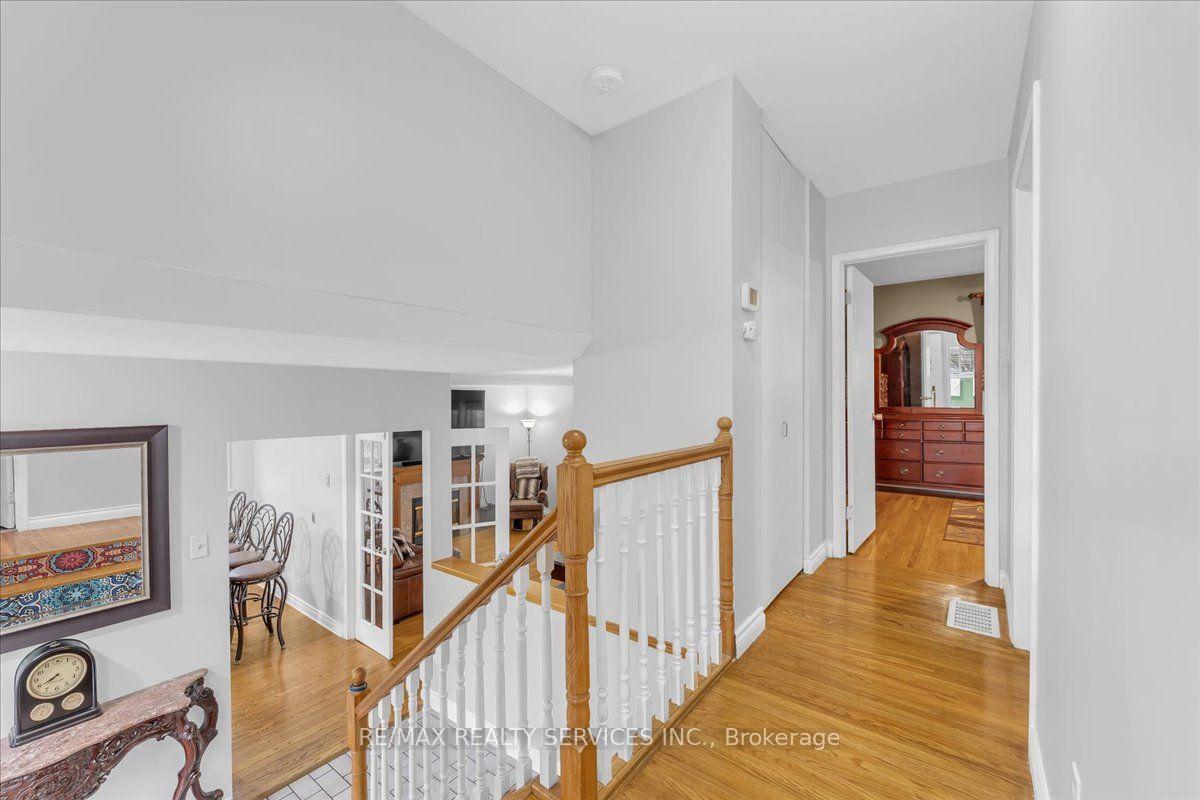 Photo 17 of 53 Windermere Court, Brampton, Northwood Park — HOMEH