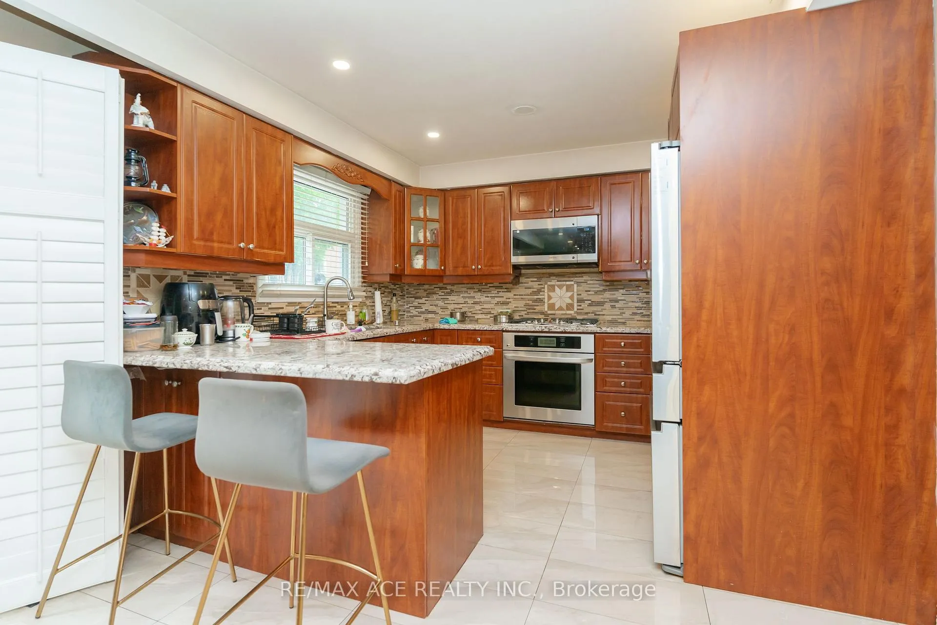 Photo 12 of 38 Pottery Crescent, Brampton, Northgate — HOMEH
